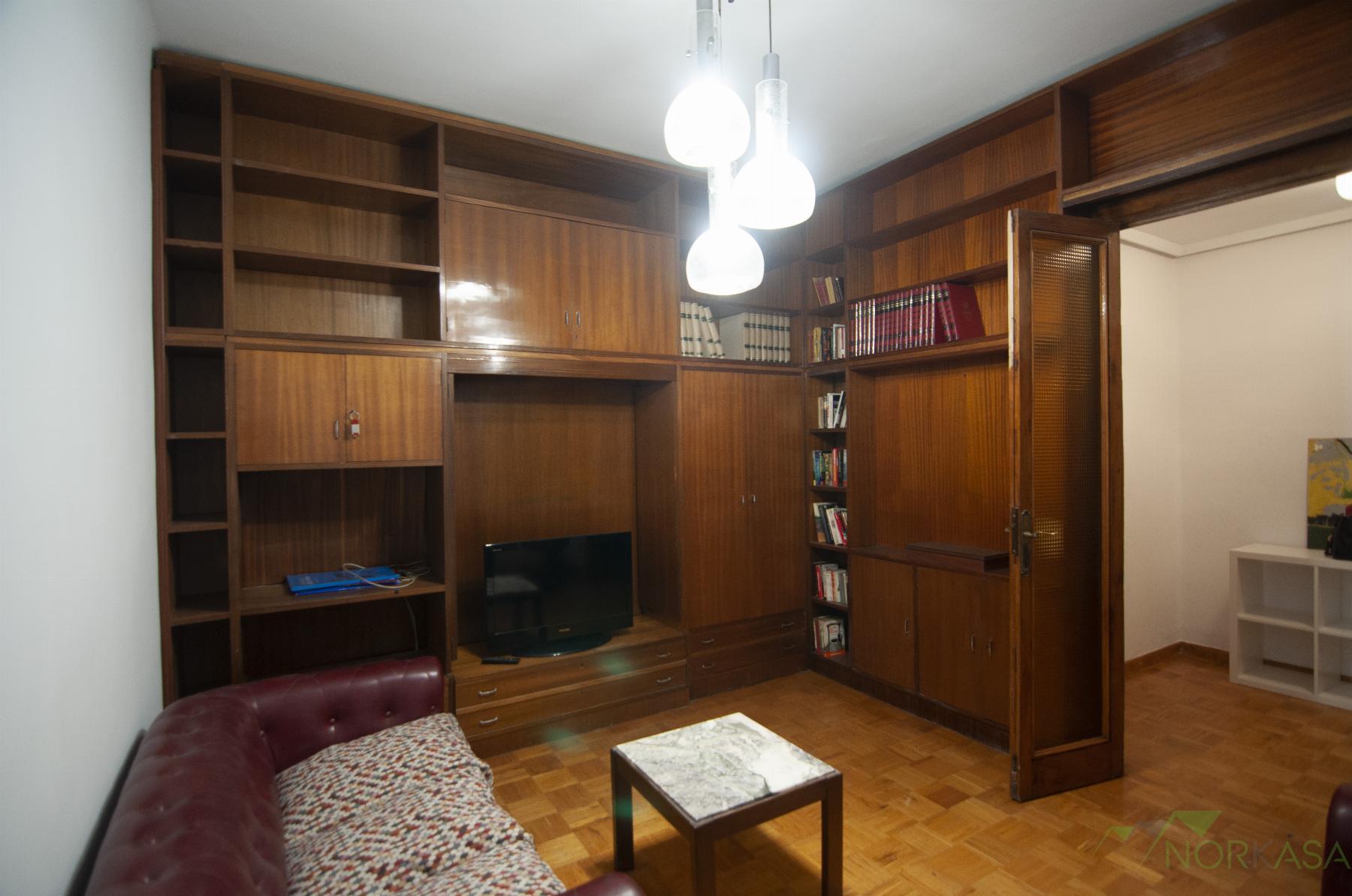 For rent of flat in Oviedo