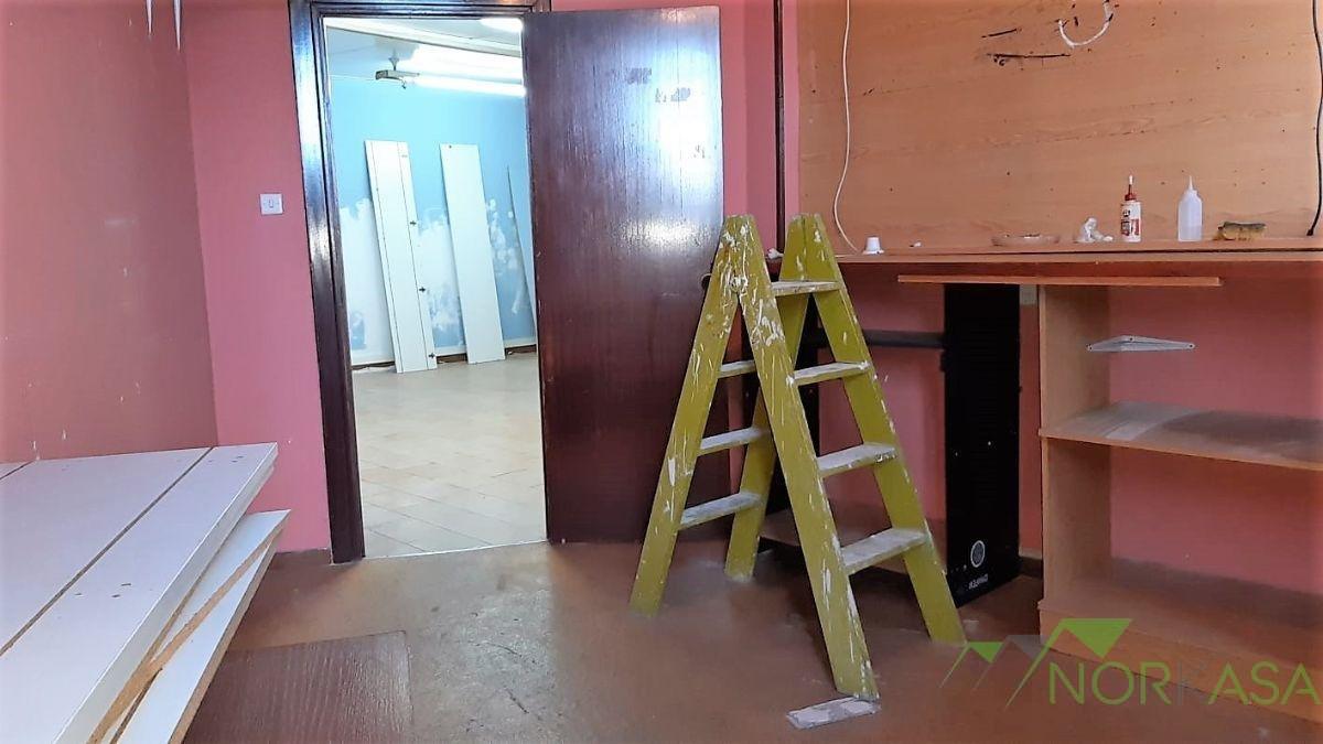 For sale of commercial in Oviedo