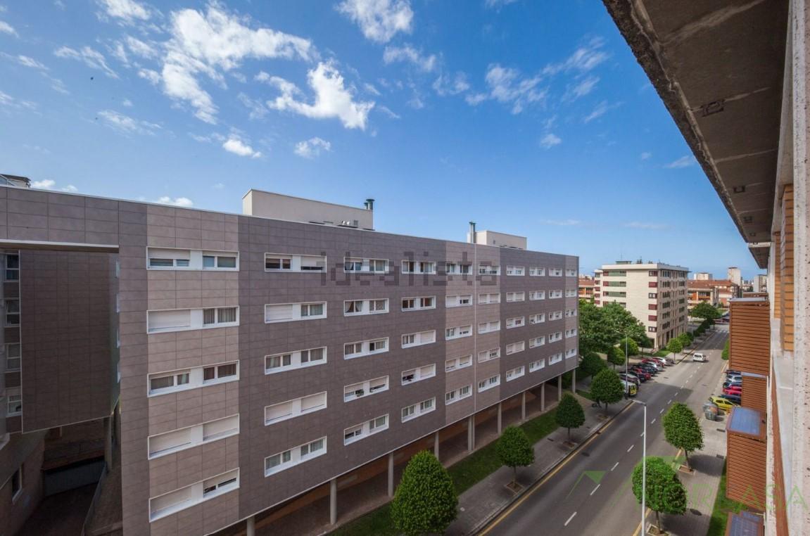 For sale of flat in Gijón
