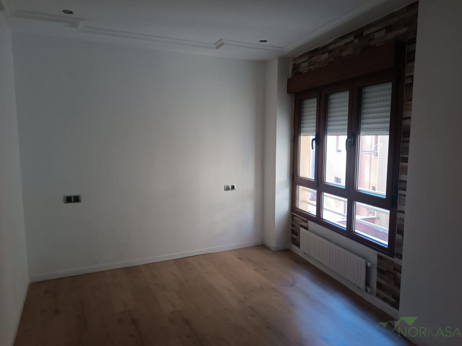 For sale of flat in Oviedo