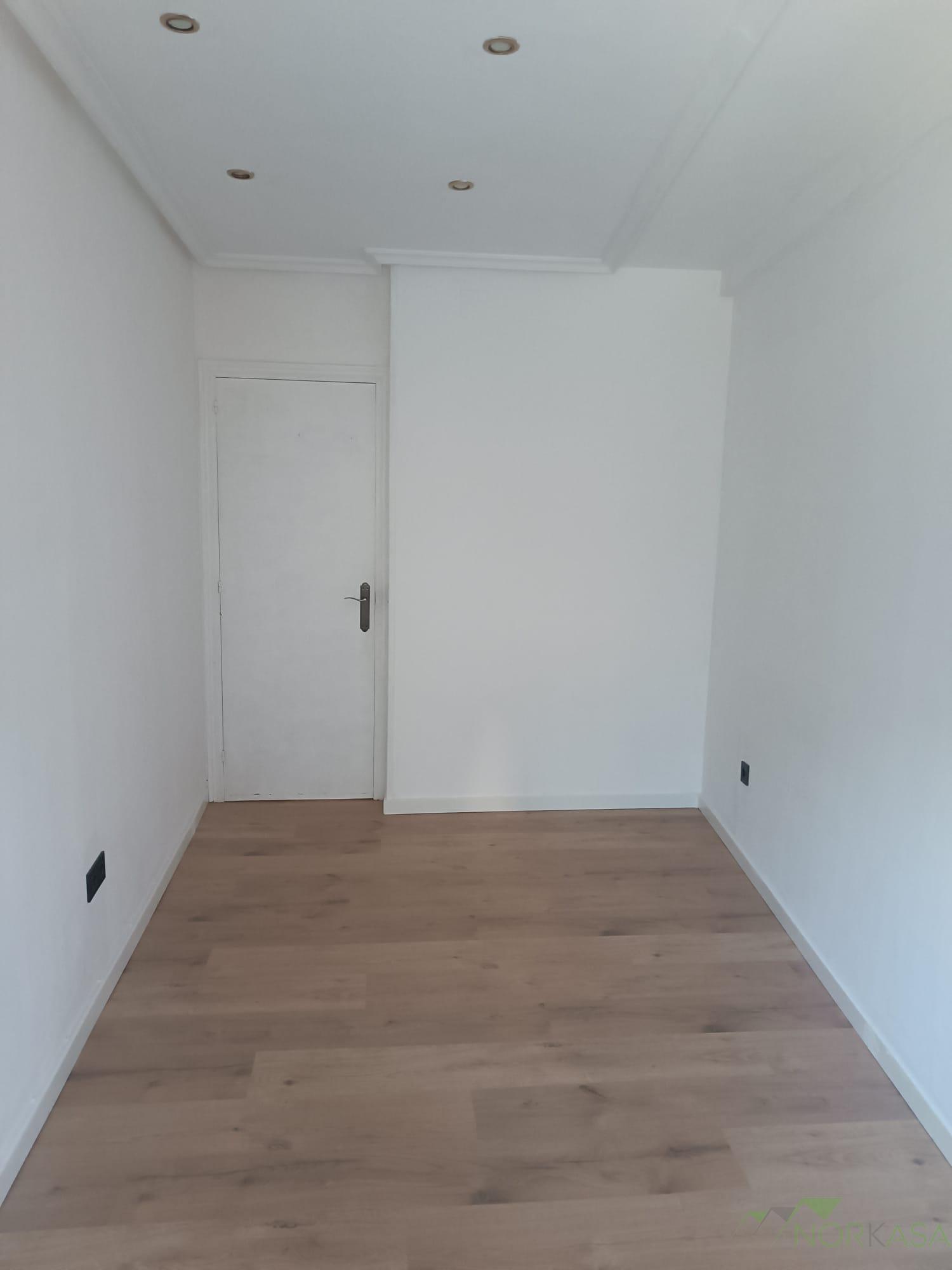 For sale of flat in Oviedo