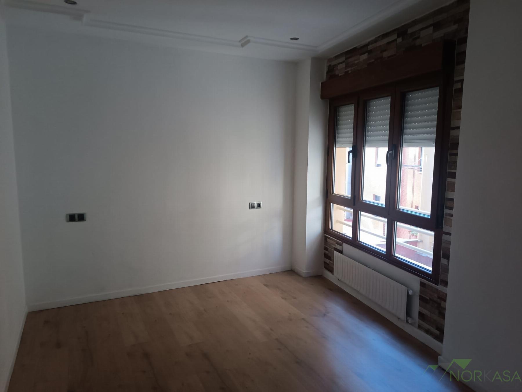 For sale of flat in Oviedo