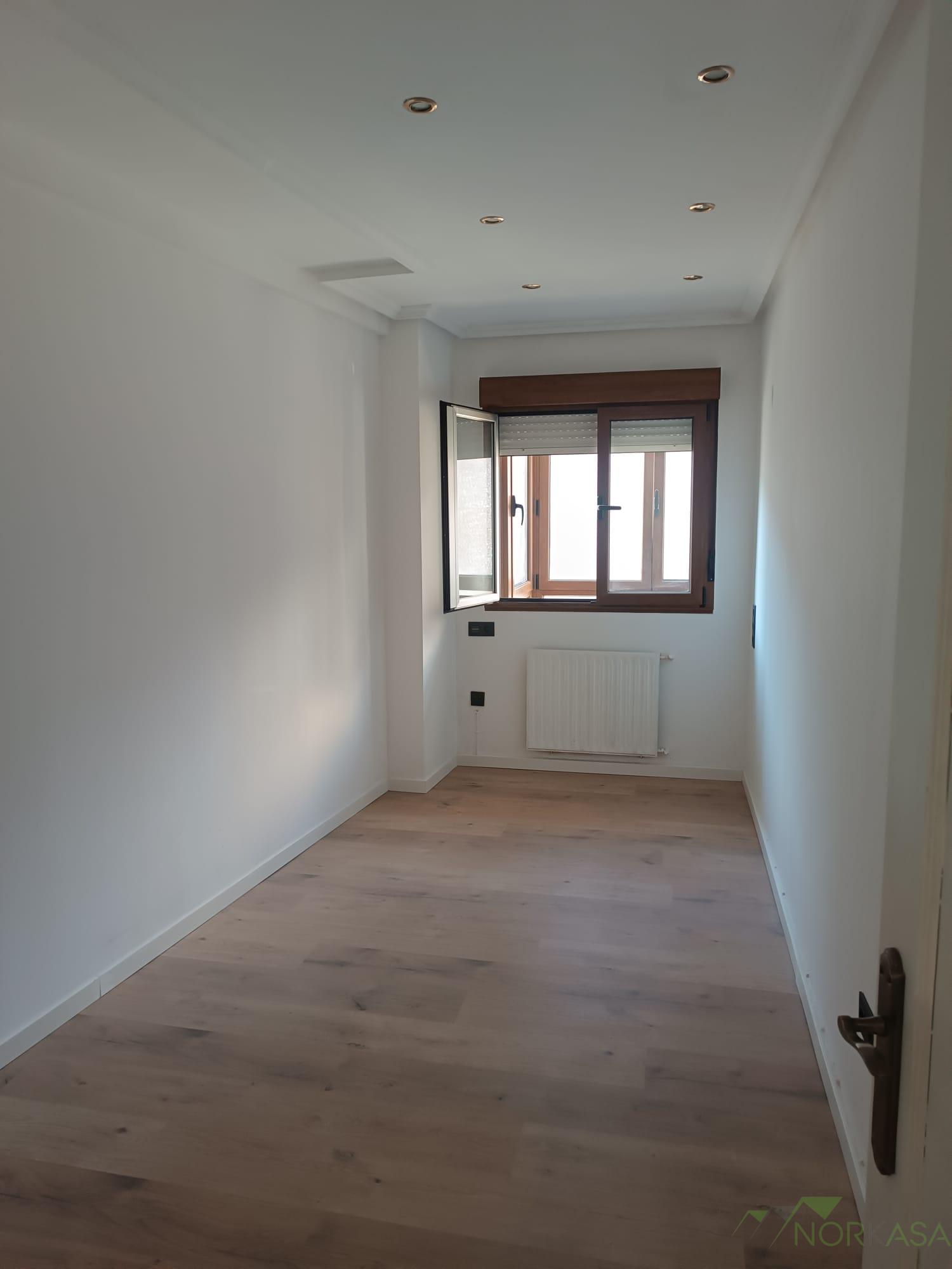 For sale of flat in Oviedo