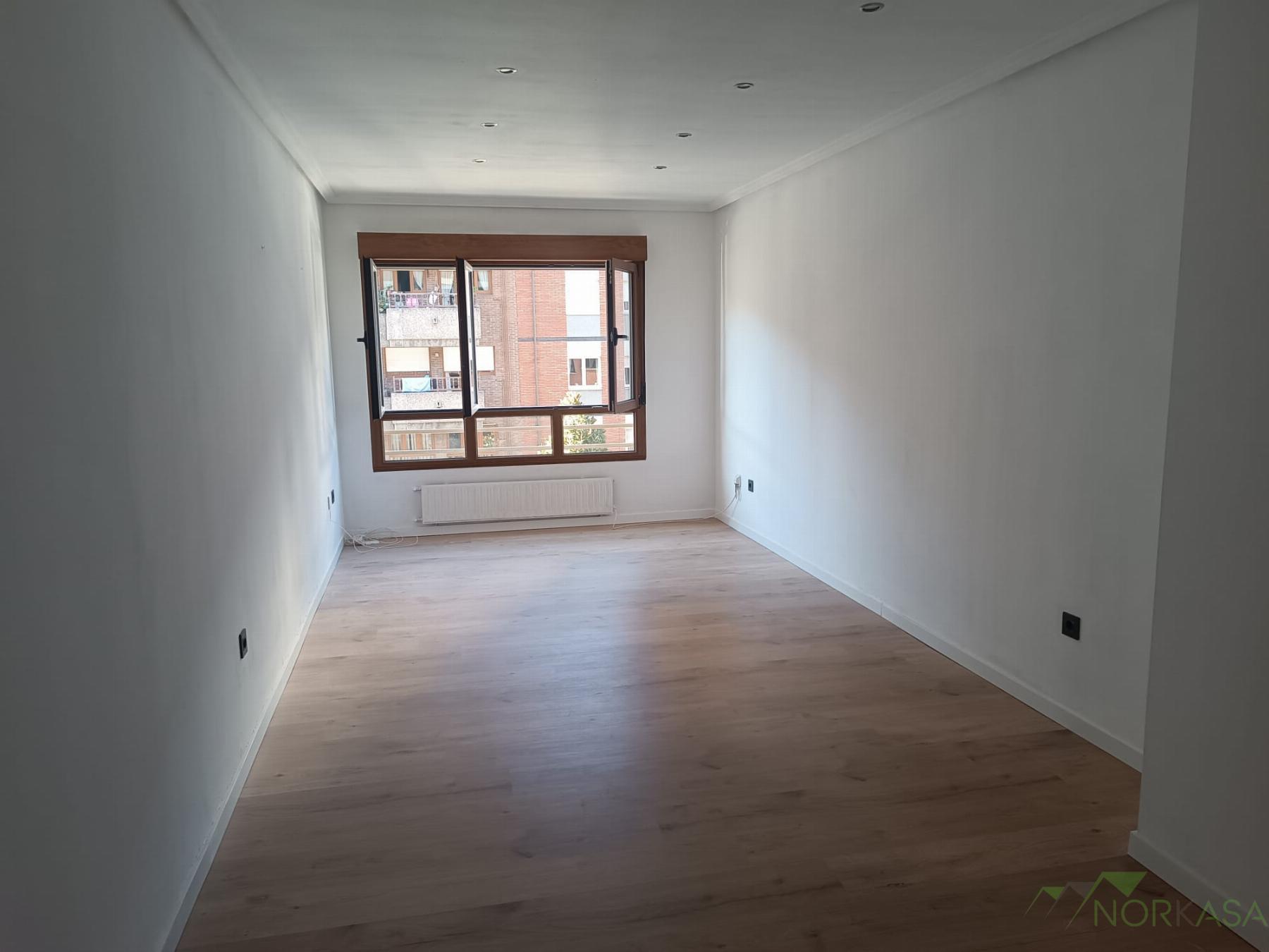 For sale of flat in Oviedo