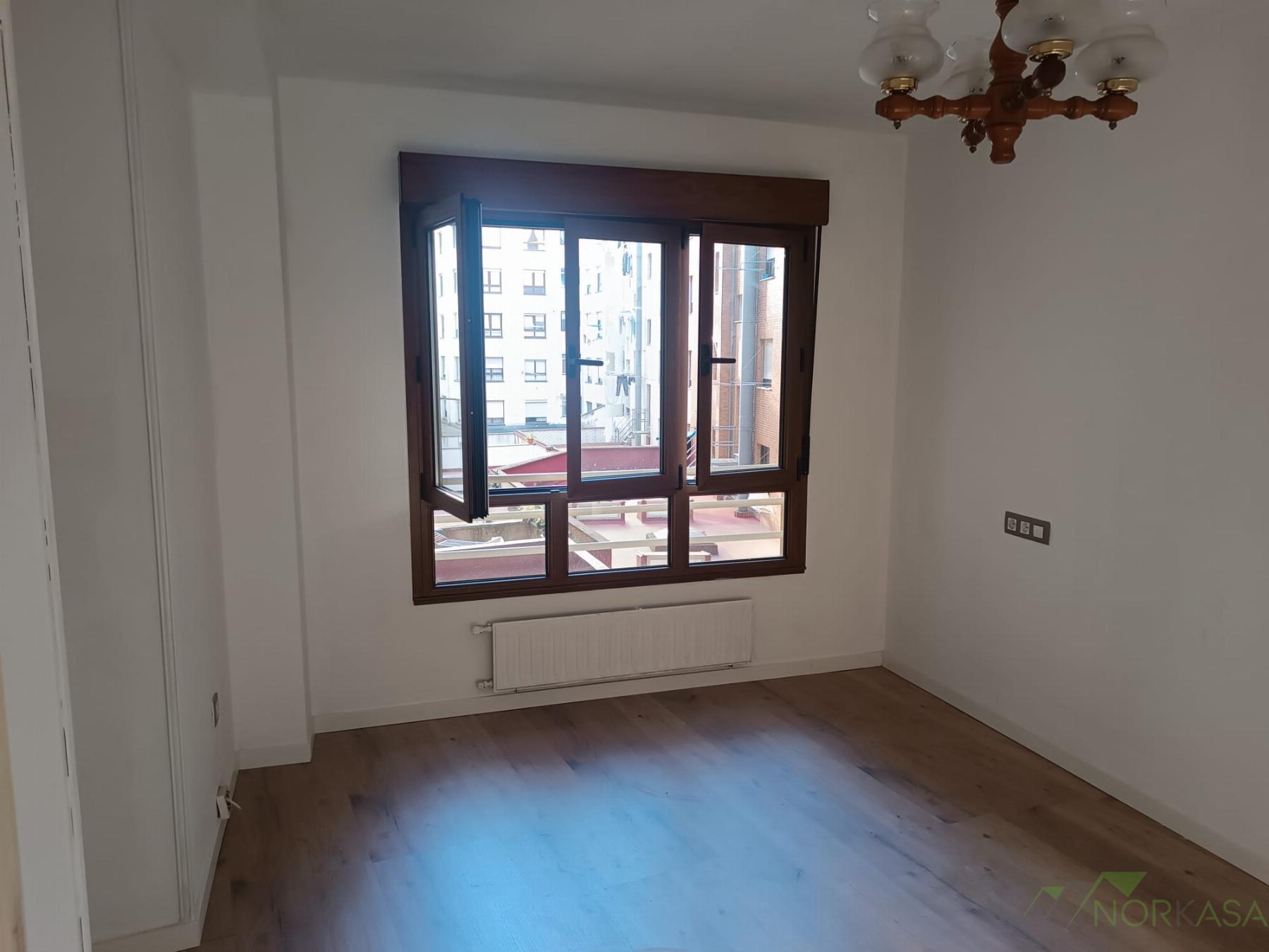 For sale of flat in Oviedo