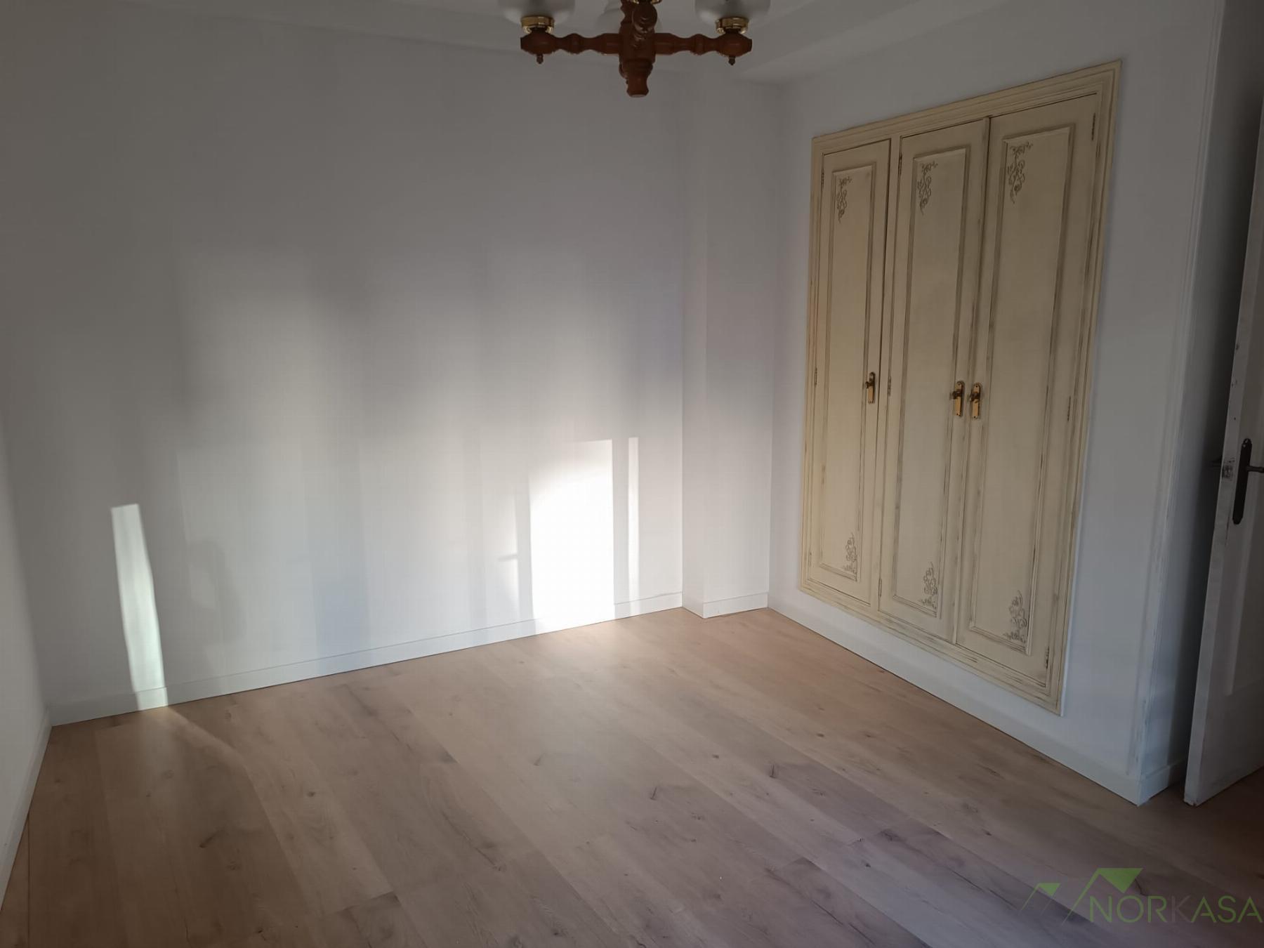 For sale of flat in Oviedo