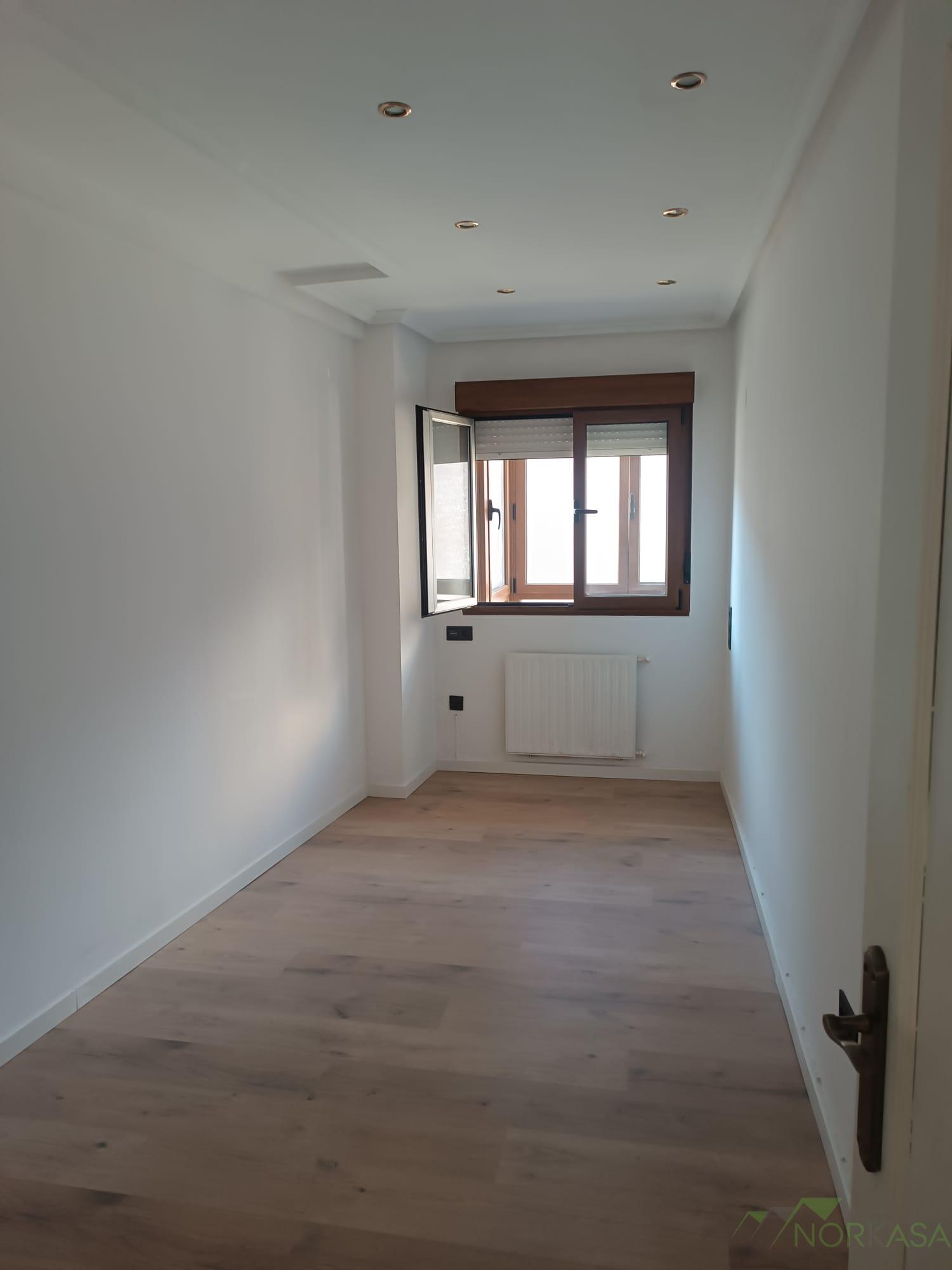 For sale of flat in Oviedo