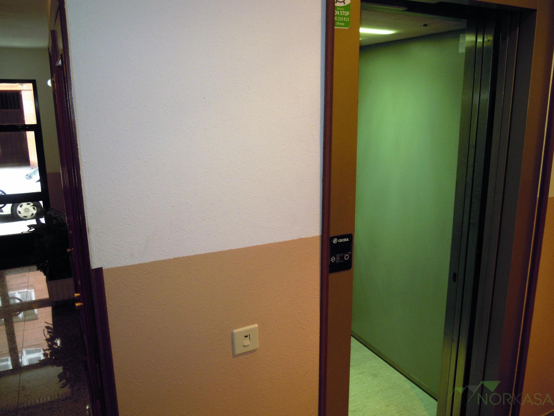 For sale of apartment in Oviedo