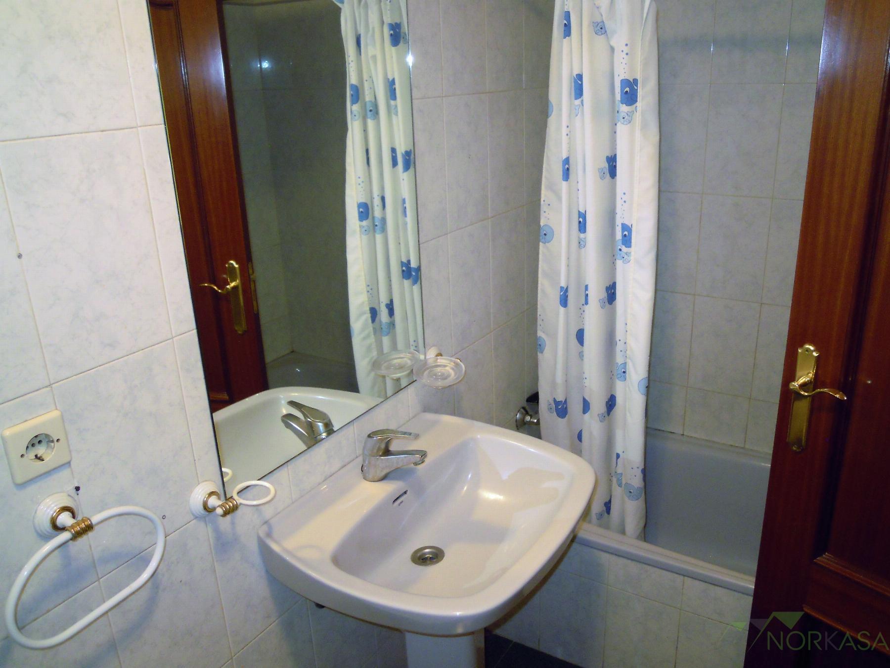 For sale of apartment in Oviedo