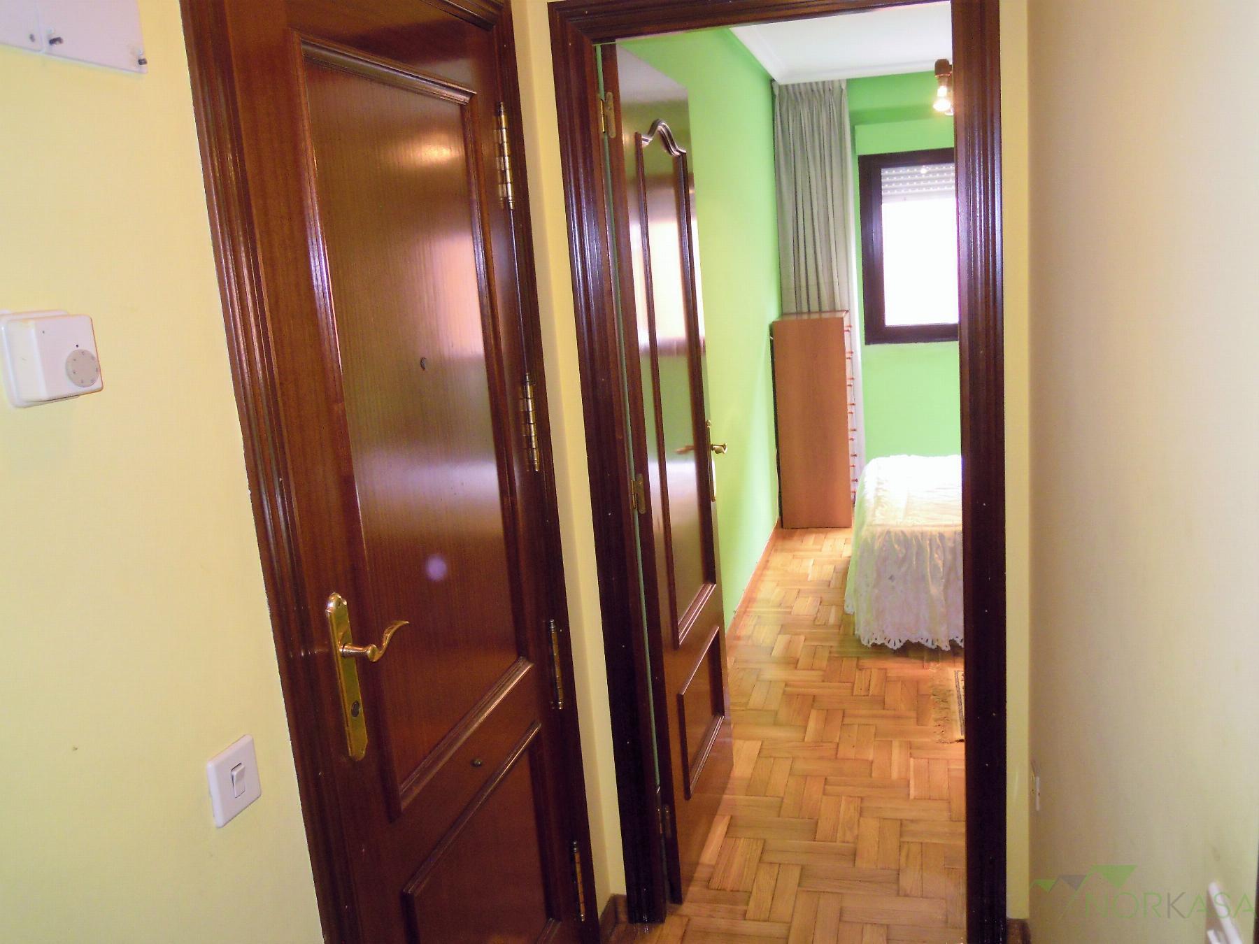 For sale of apartment in Oviedo