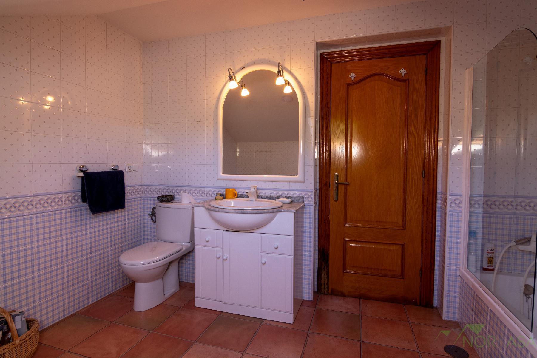 For sale of chalet in Llanera