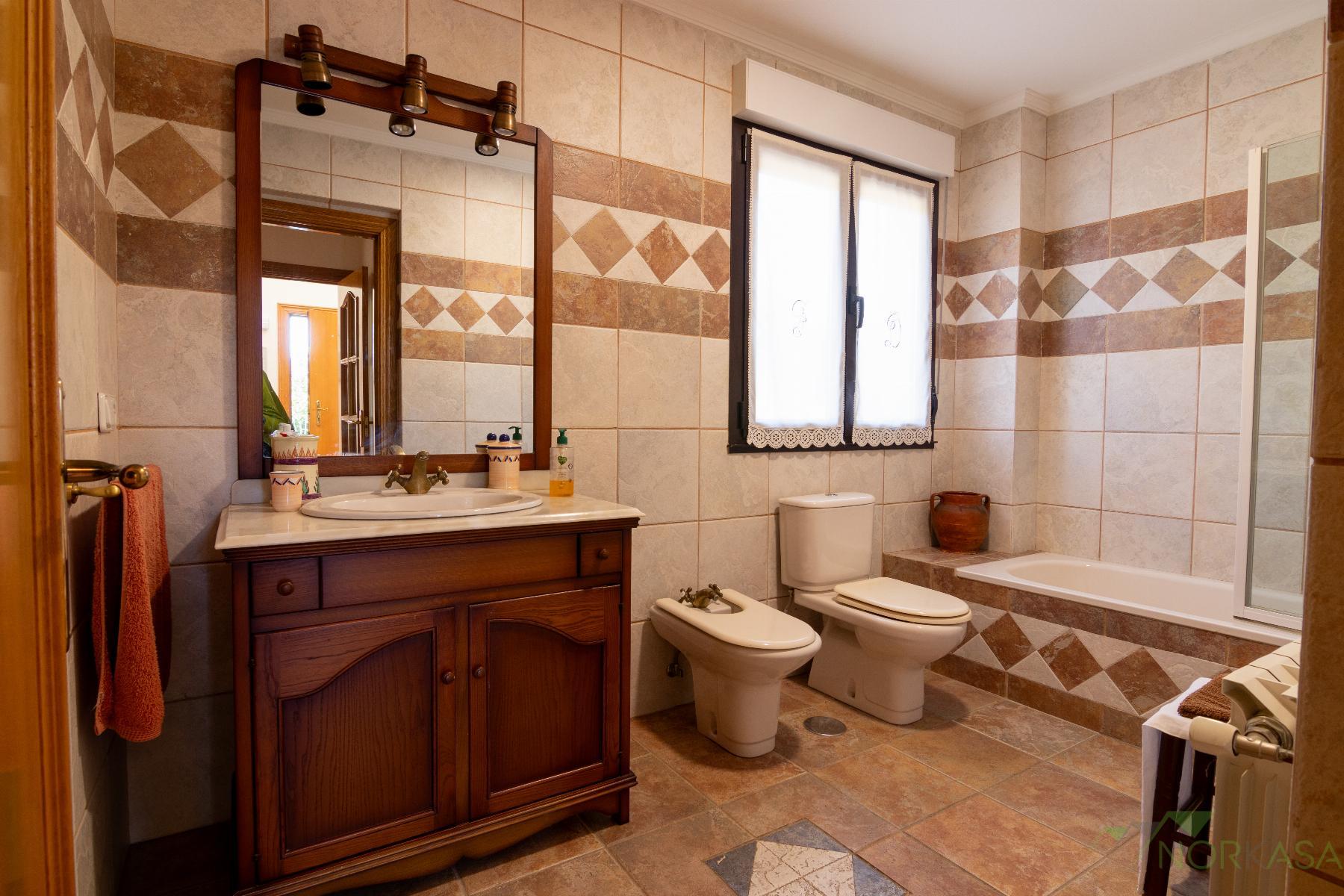 For sale of chalet in Llanera