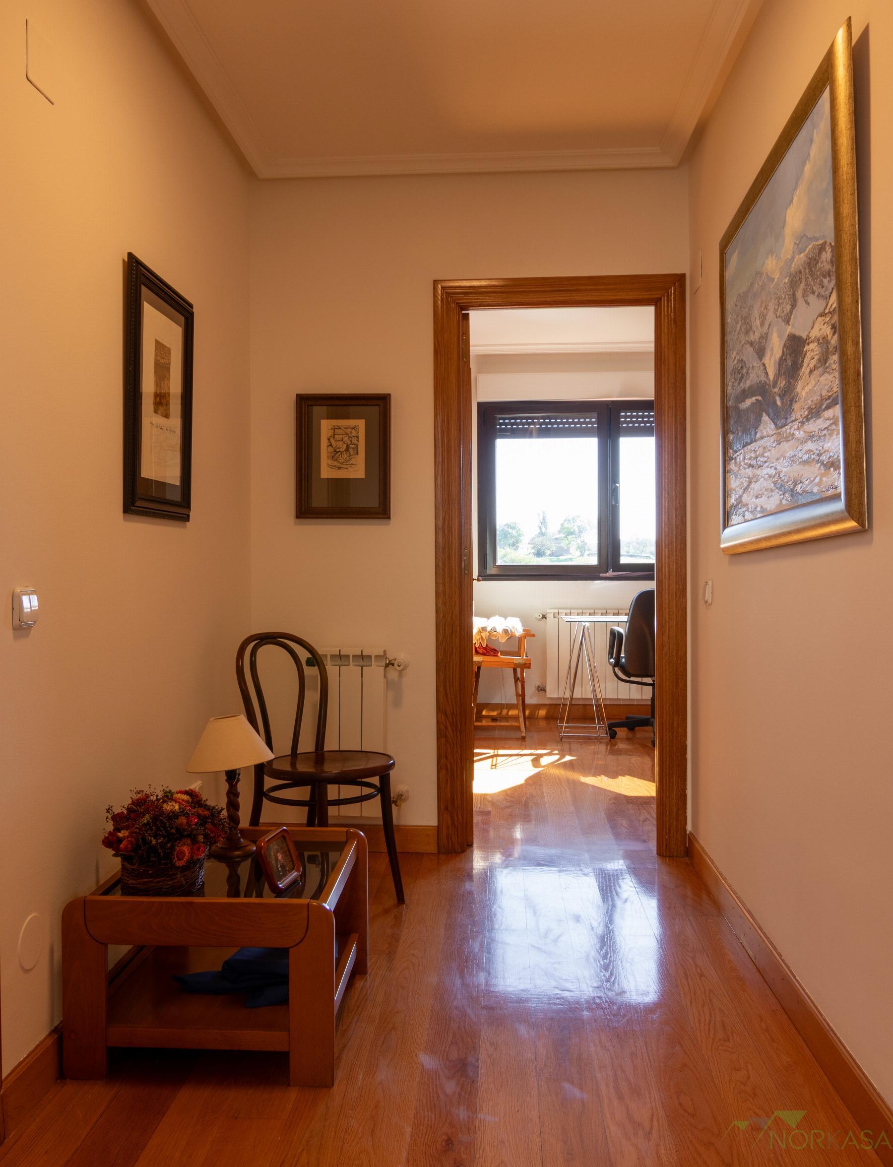 For sale of chalet in Llanera