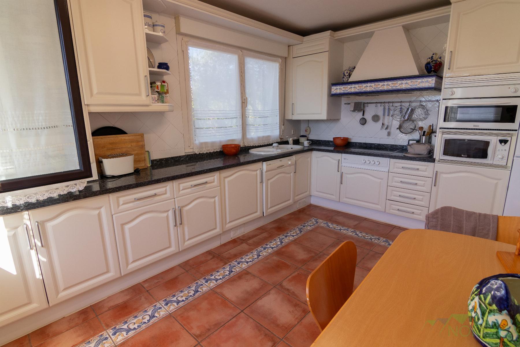For sale of chalet in Llanera