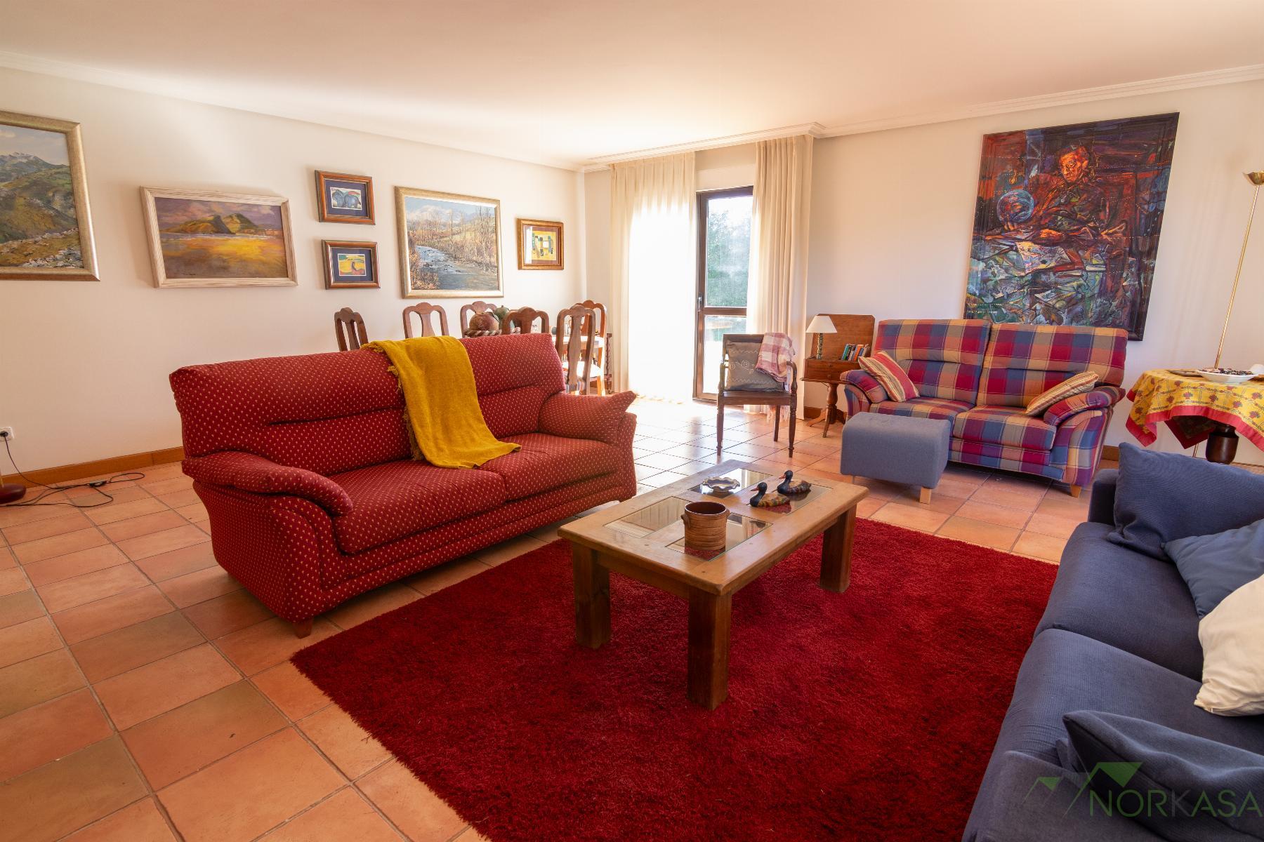 For sale of chalet in Llanera