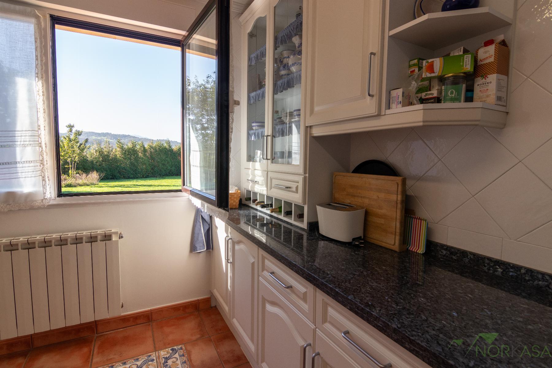 For sale of chalet in Llanera