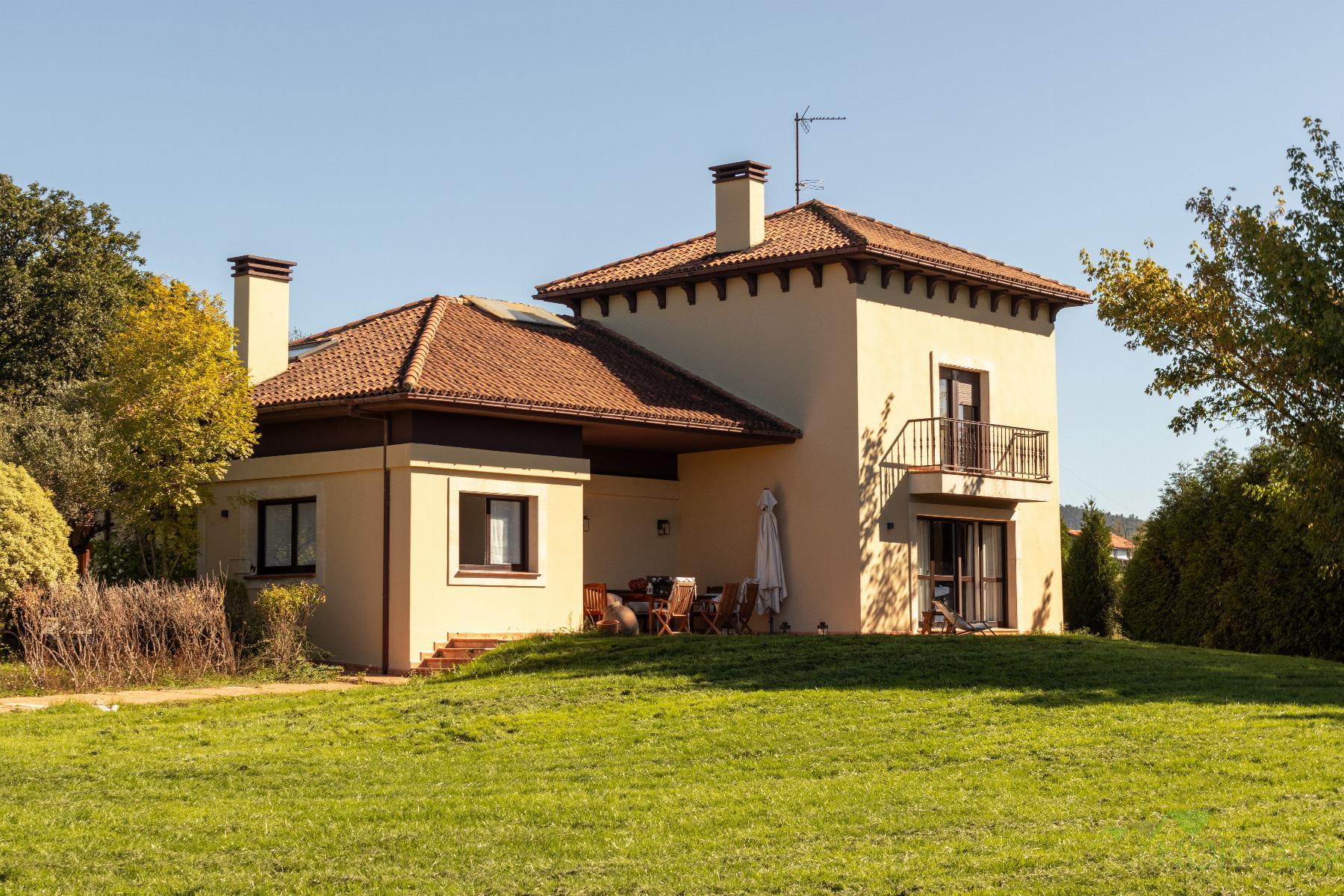 For sale of chalet in Llanera