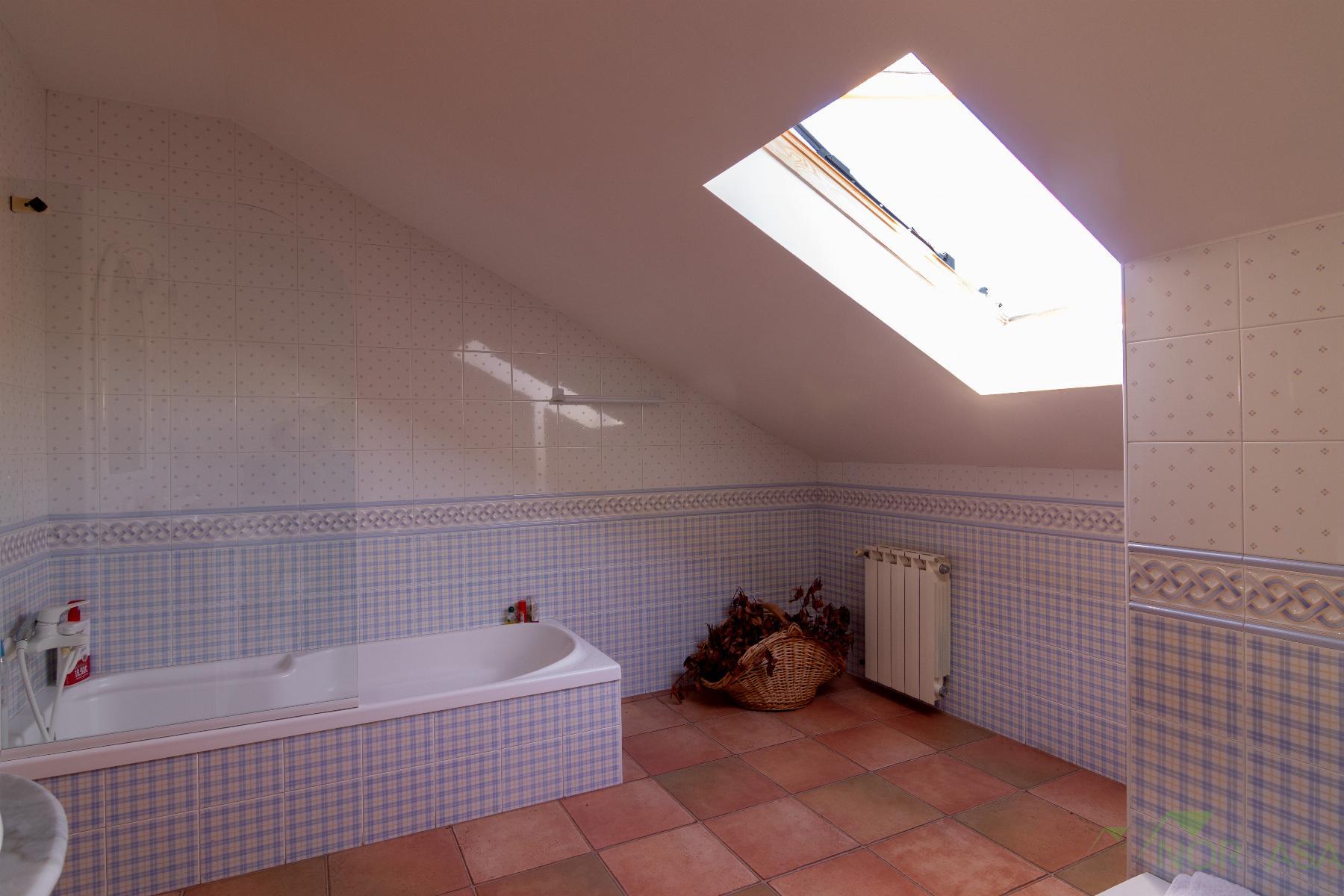 For sale of chalet in Llanera