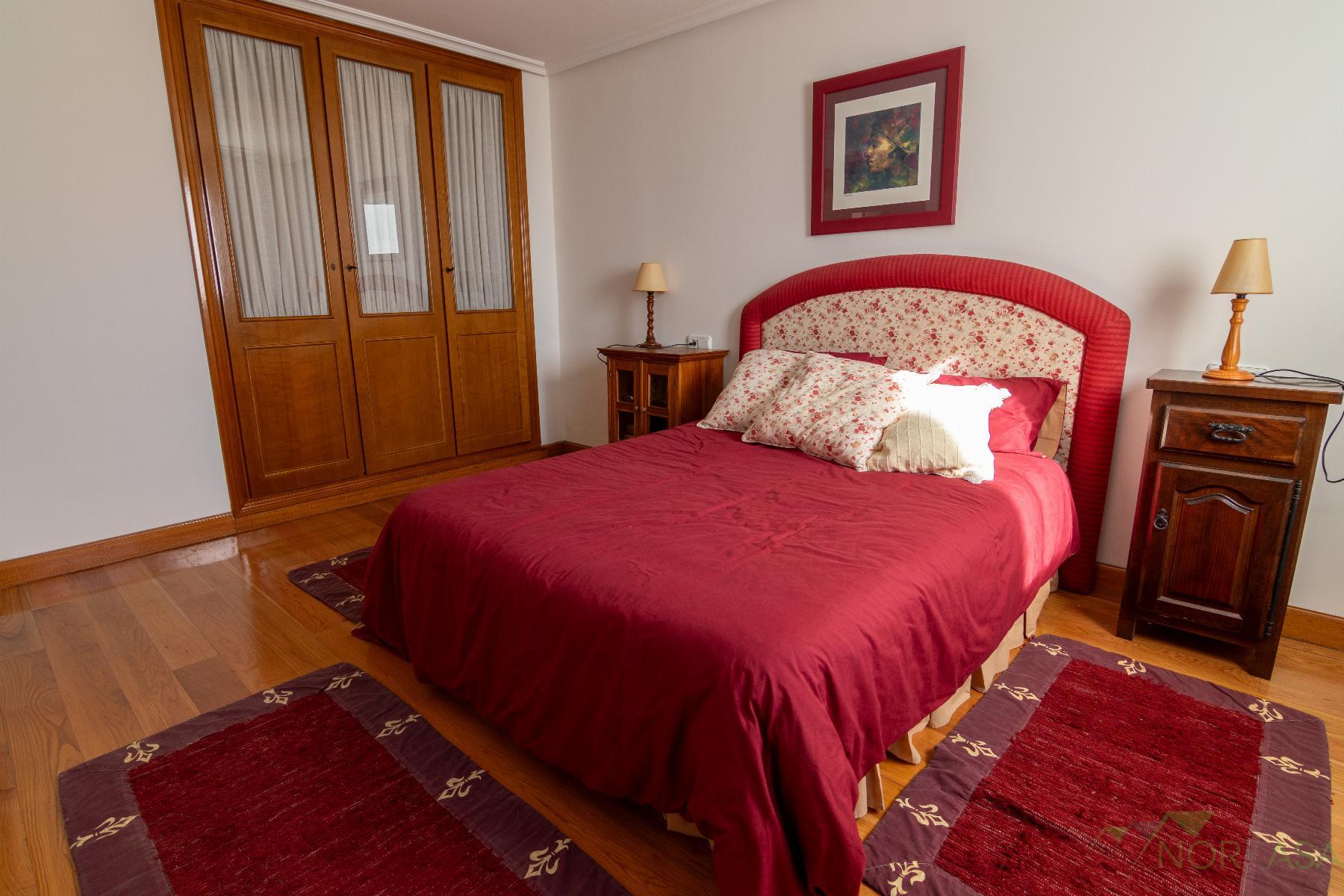 For sale of chalet in Llanera