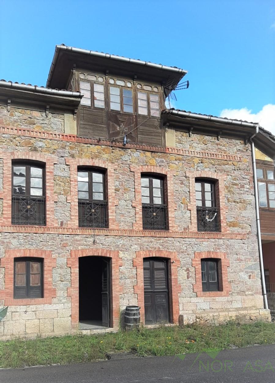For sale of house in Quirós