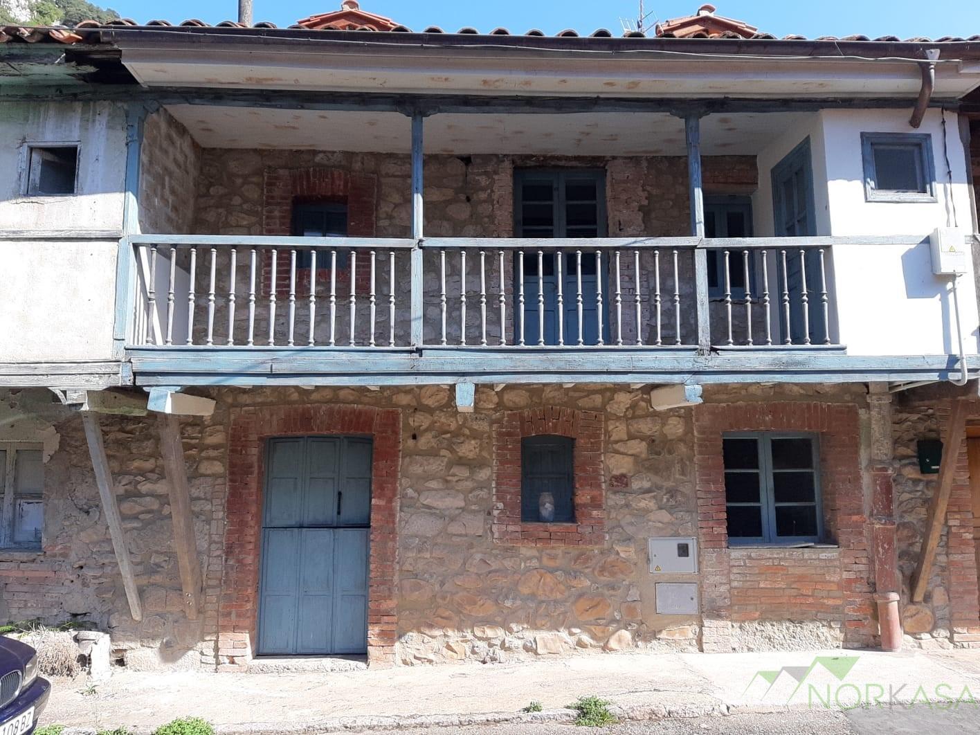 For sale of house in Santo Adriano
