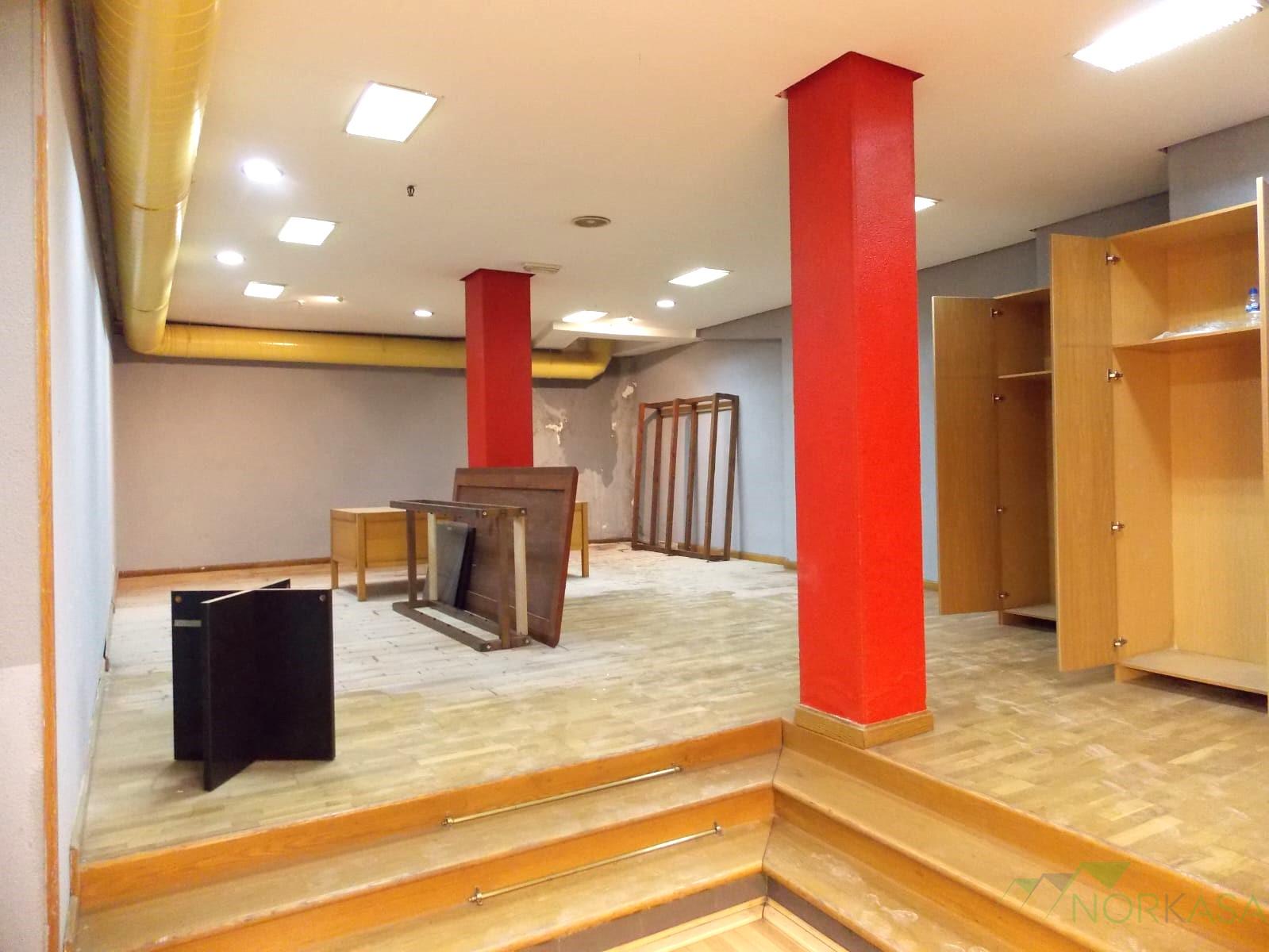 For sale of commercial in Oviedo
