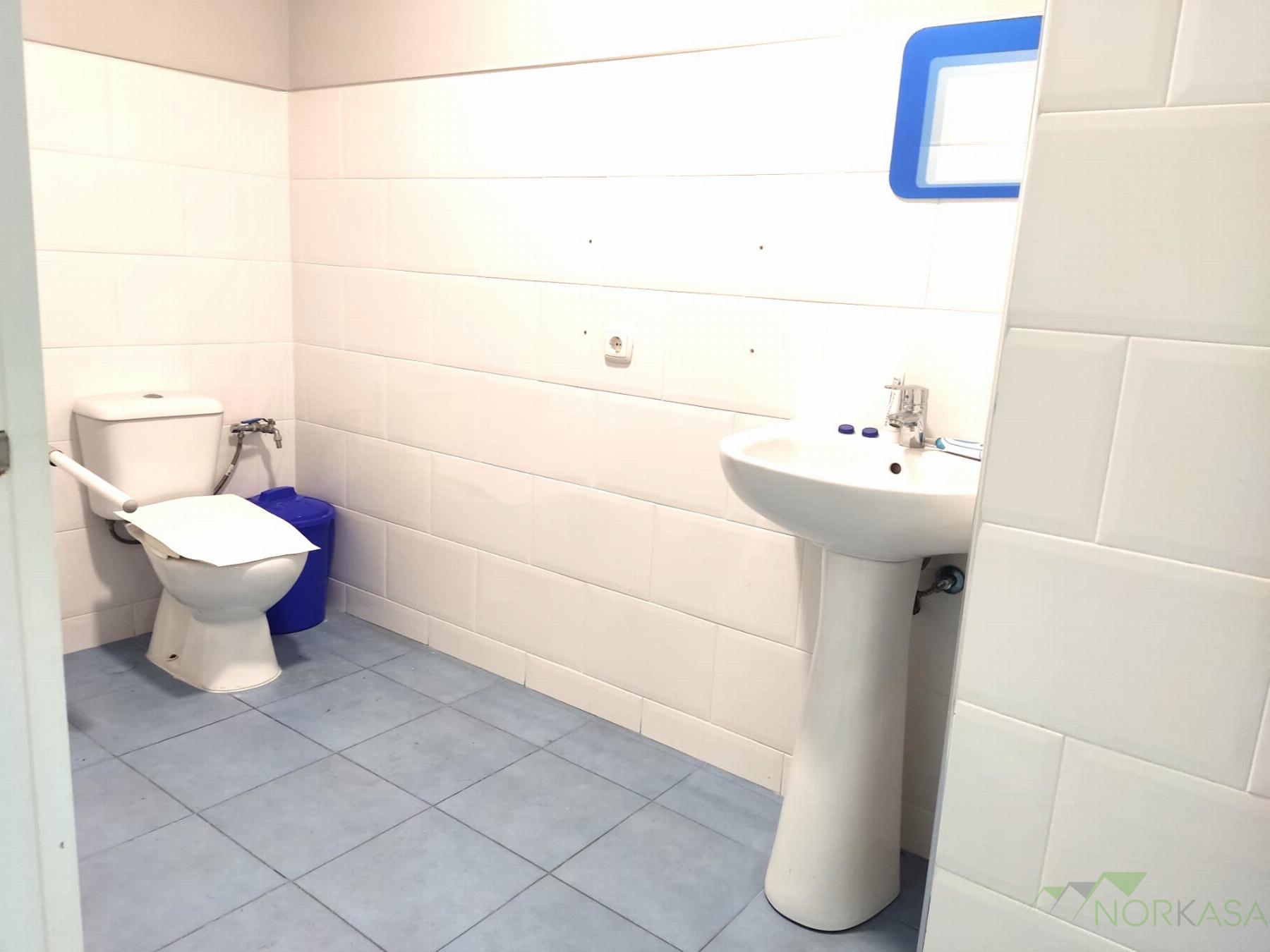 For rent of commercial in Oviedo