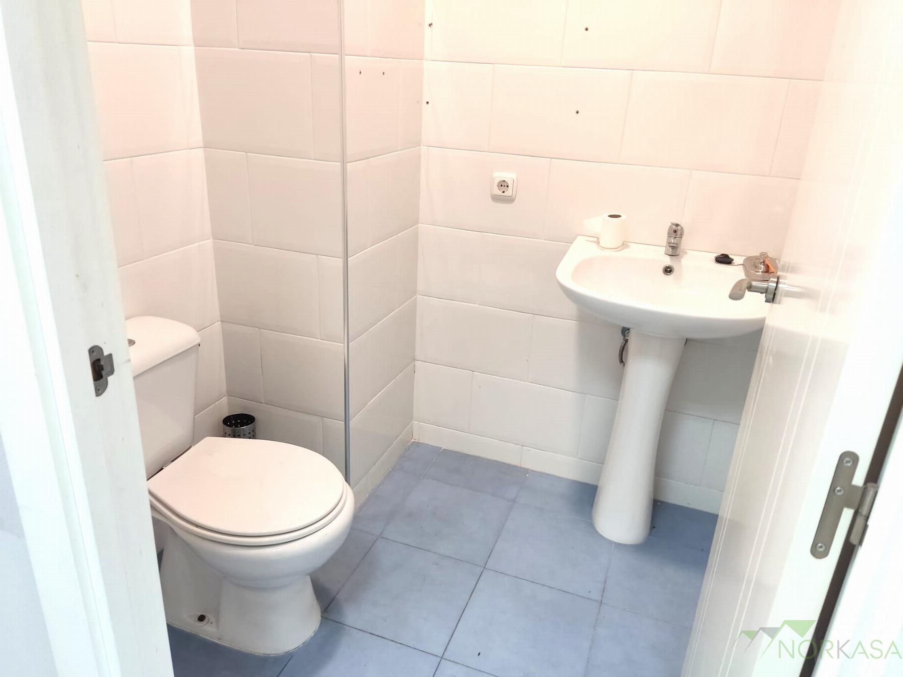 For rent of commercial in Oviedo