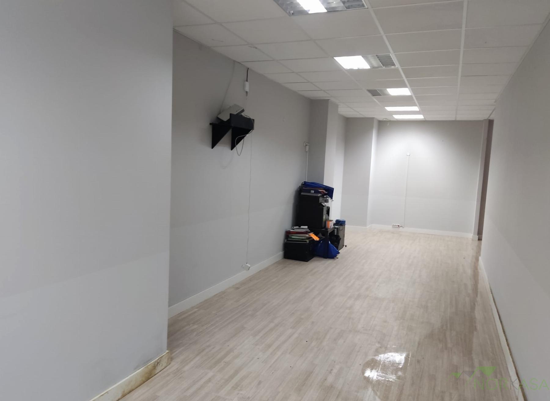 For rent of commercial in Oviedo