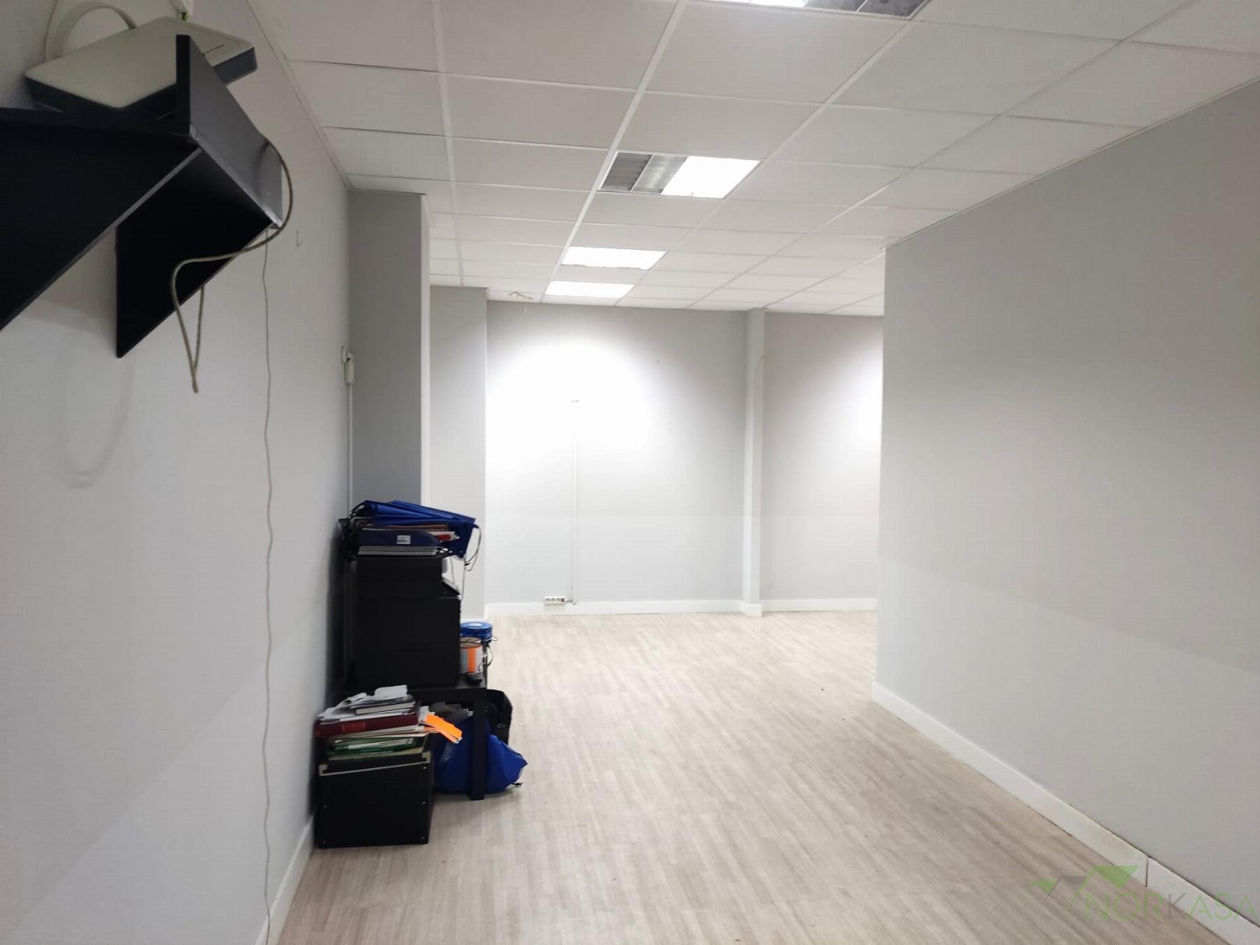 For rent of commercial in Oviedo