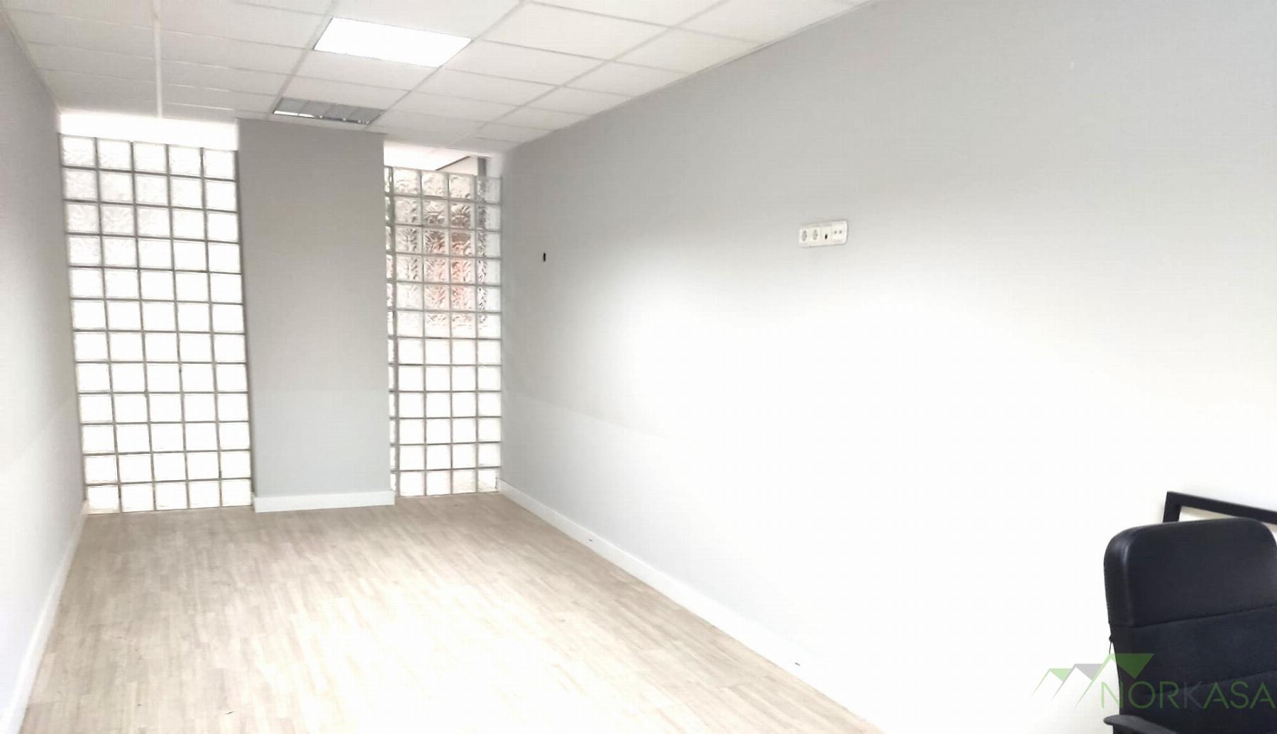 For rent of commercial in Oviedo