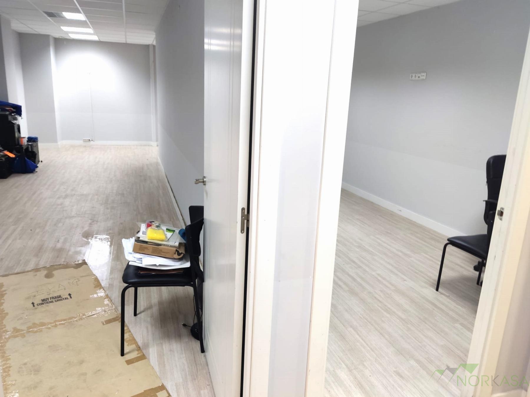 For rent of commercial in Oviedo
