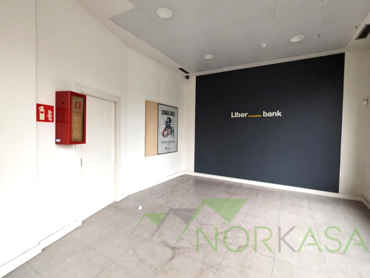 For sale of commercial in Oviedo