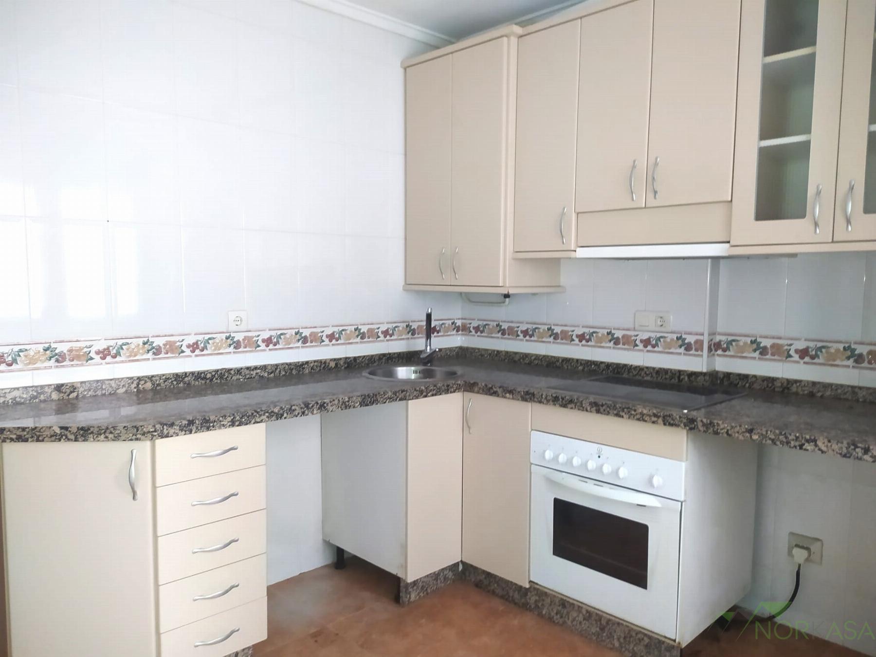 Venta de piso en Lena