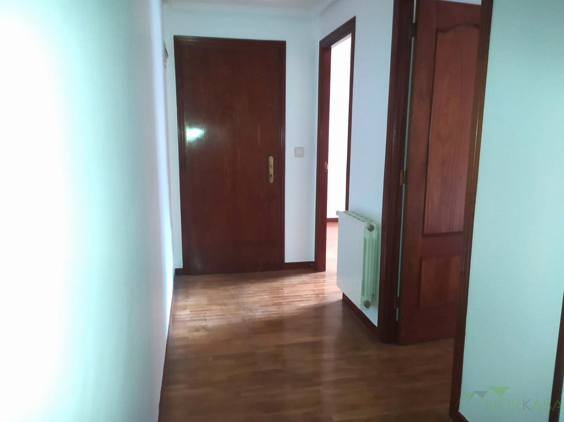Venta de piso en Lena