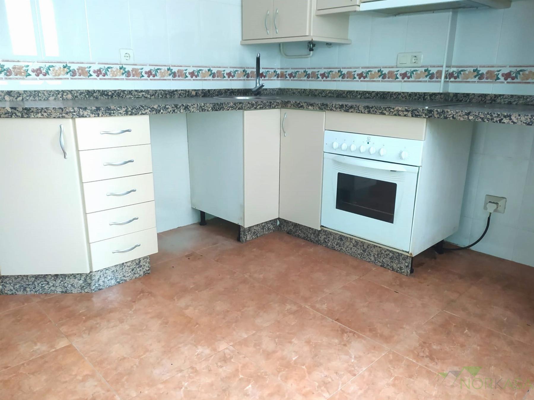 Venta de piso en Lena