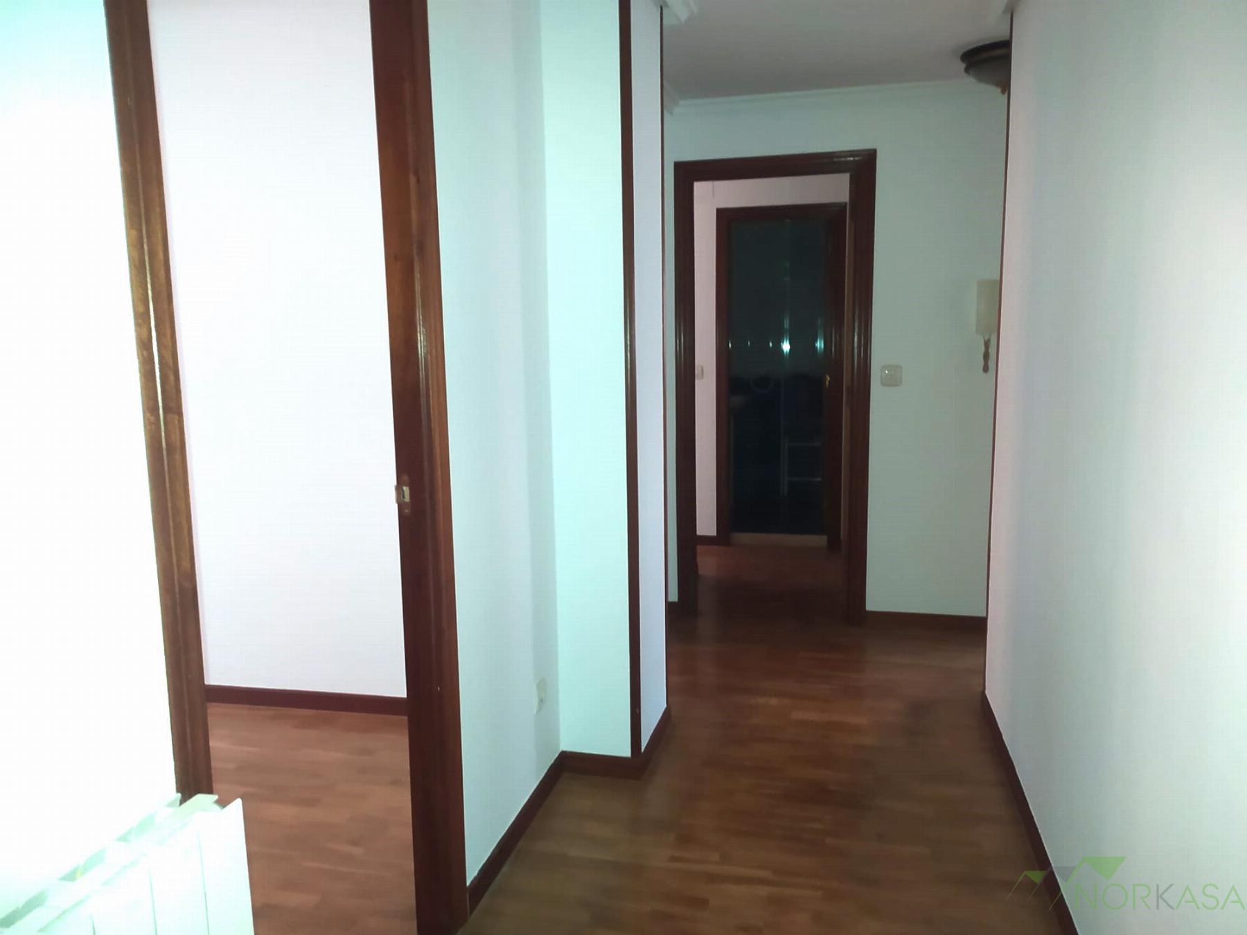 Venta de piso en Lena