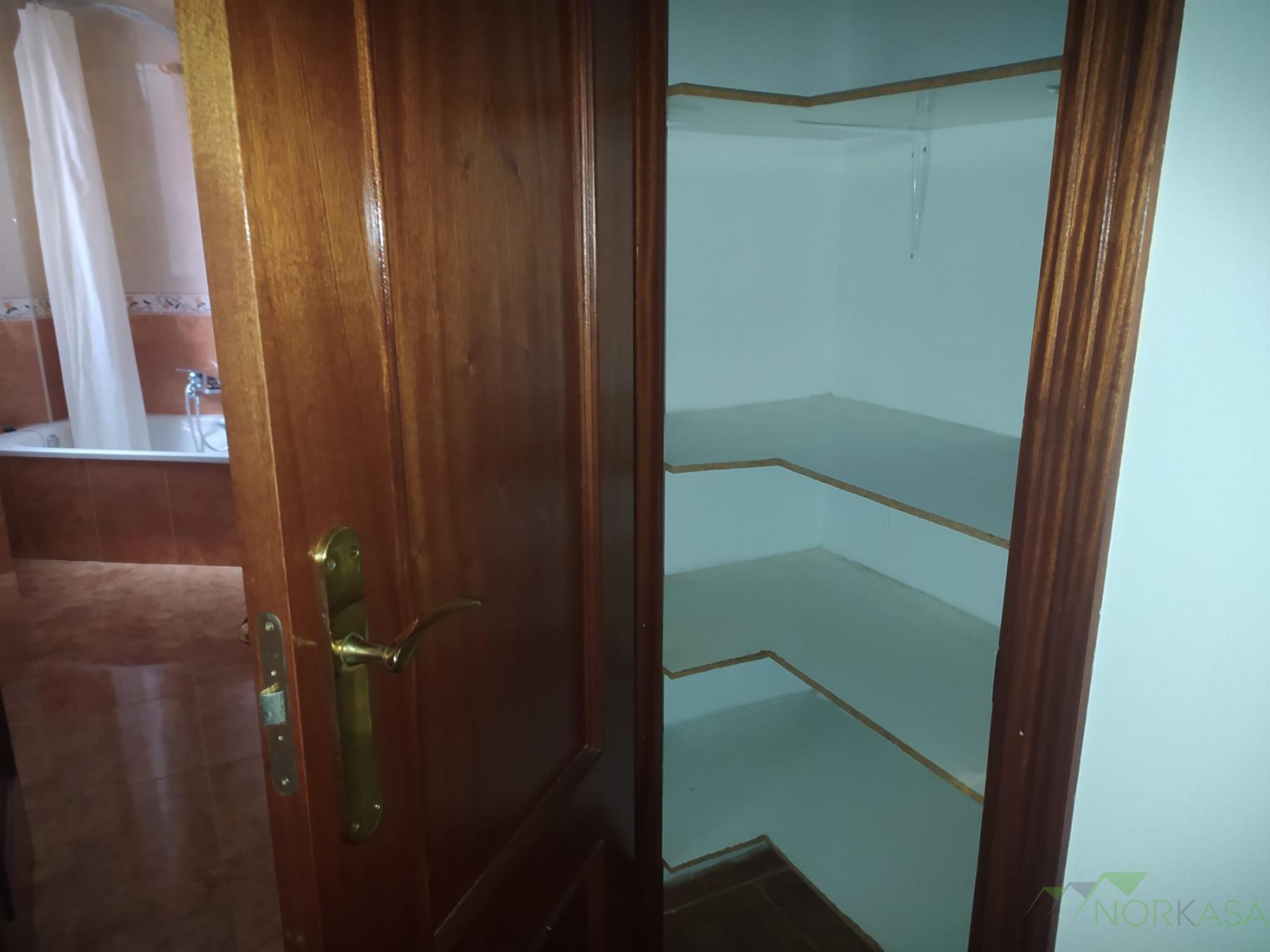 Venta de piso en Lena