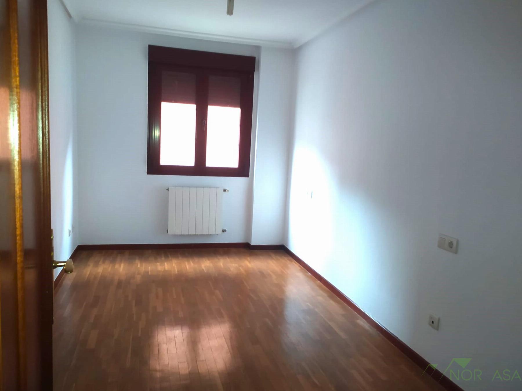 Venta de piso en Lena