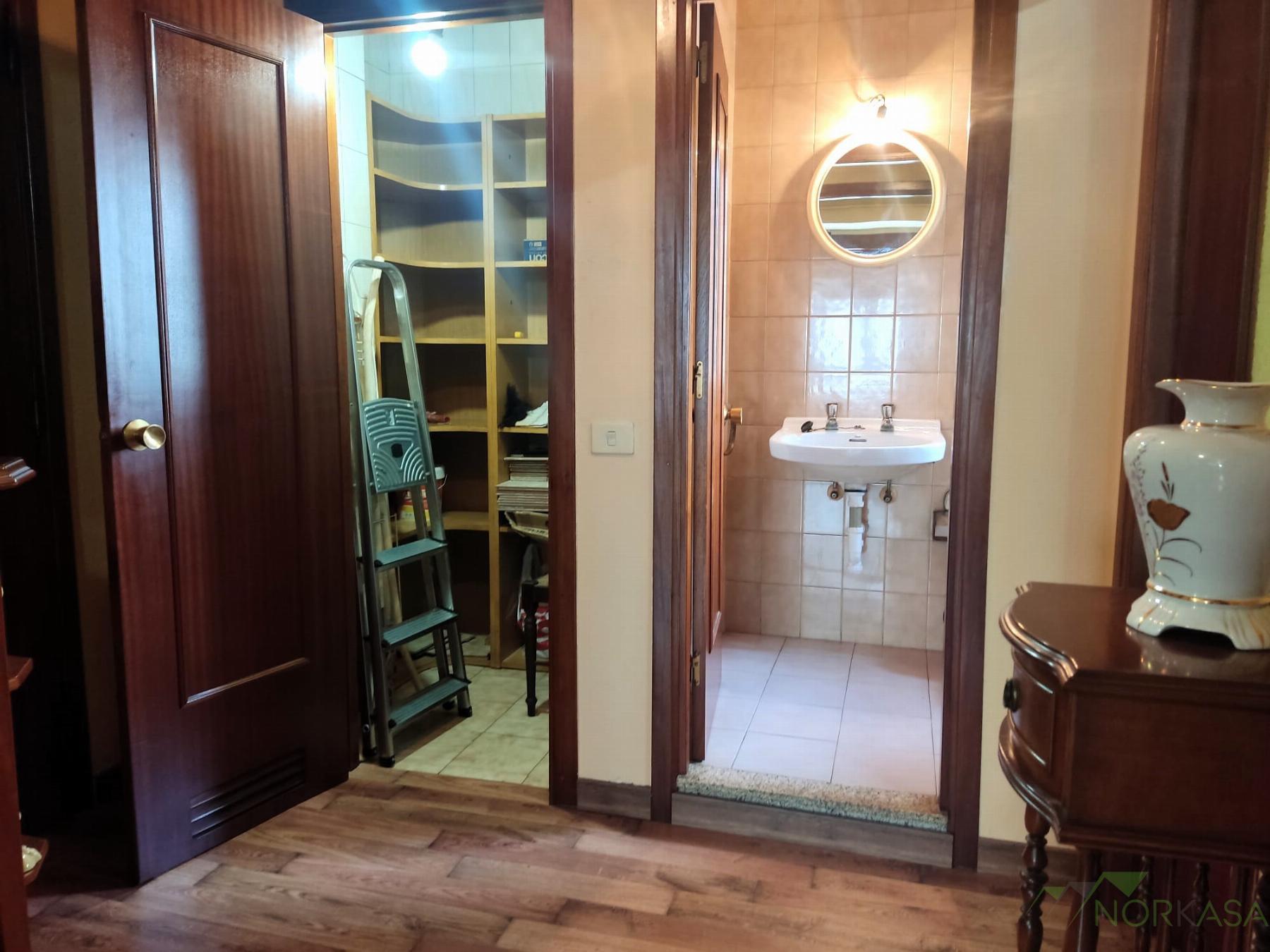 For sale of flat in Oviedo