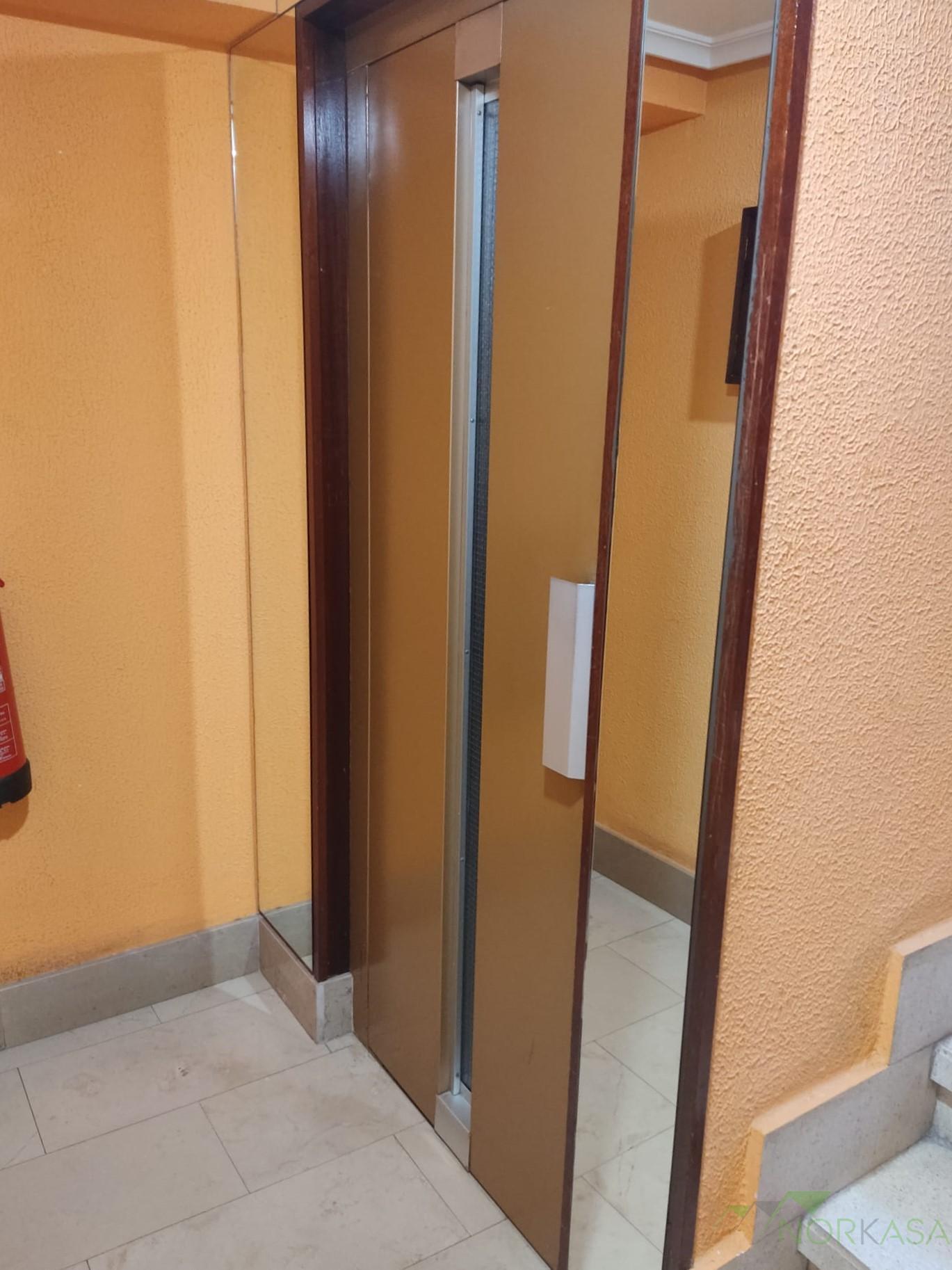 For sale of flat in Oviedo