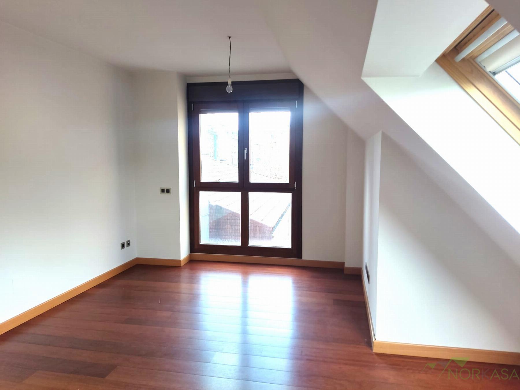 For sale of apartment in Oviedo