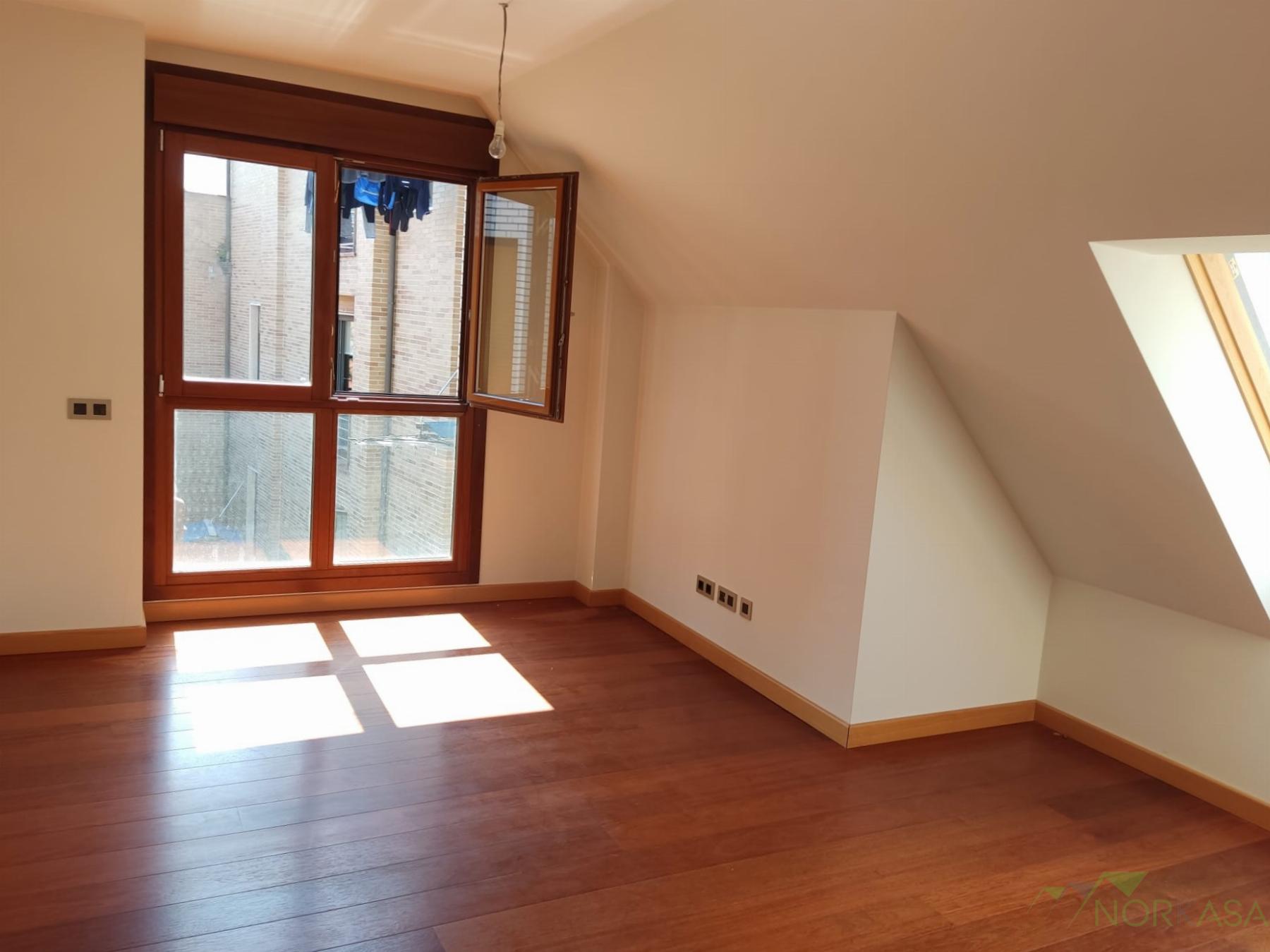 For sale of apartment in Oviedo
