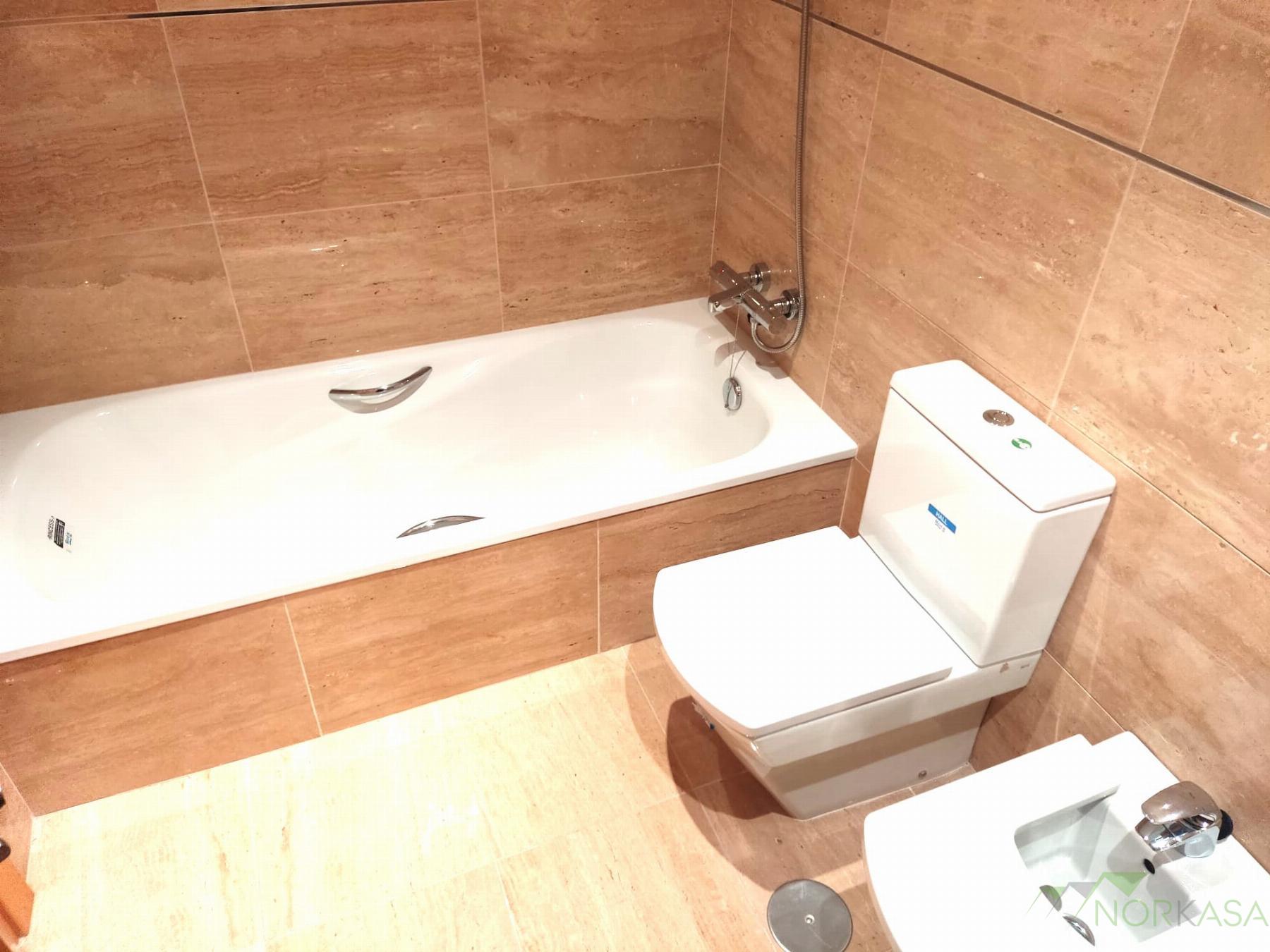 For sale of apartment in Oviedo