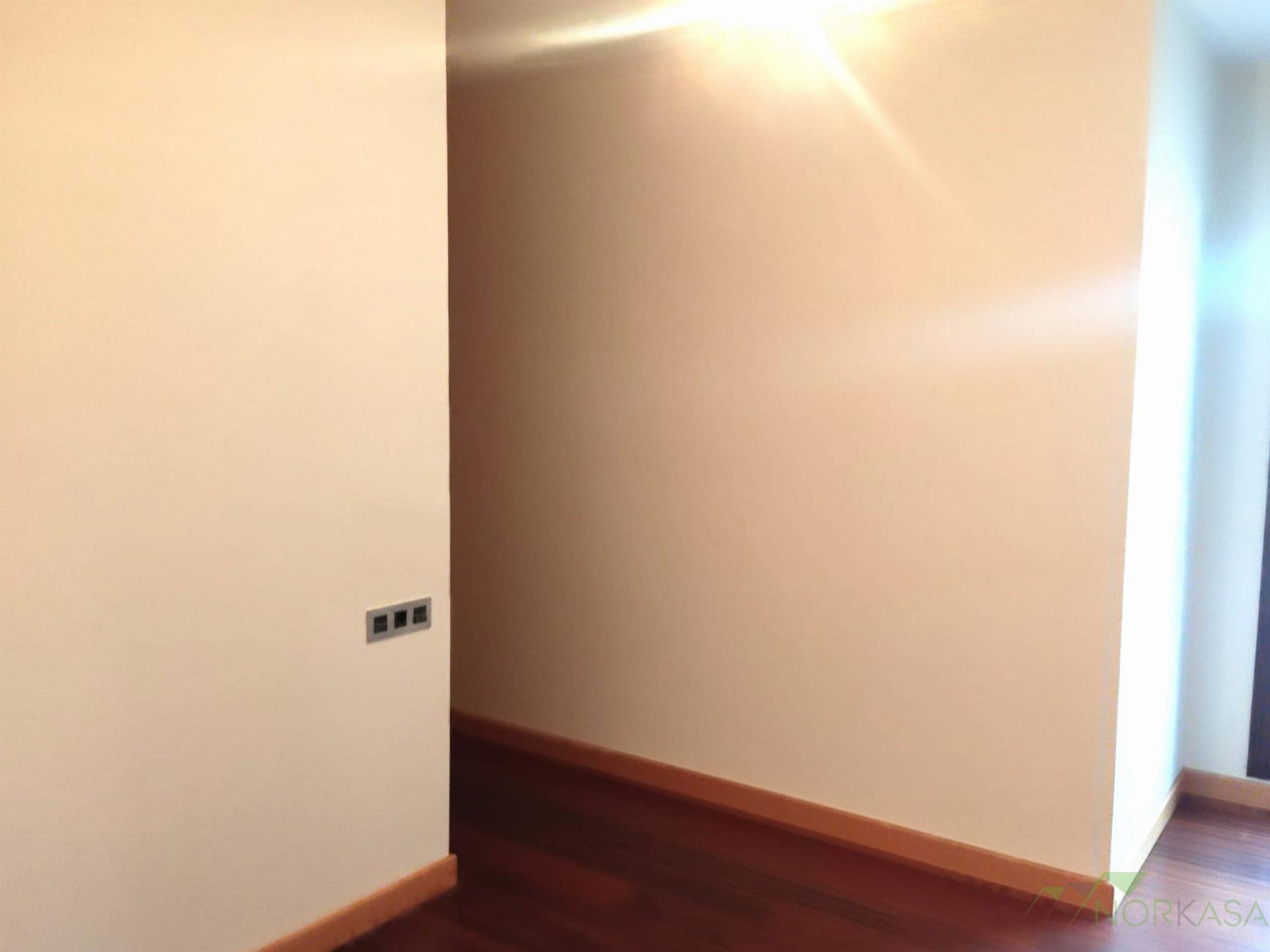 For sale of apartment in Oviedo