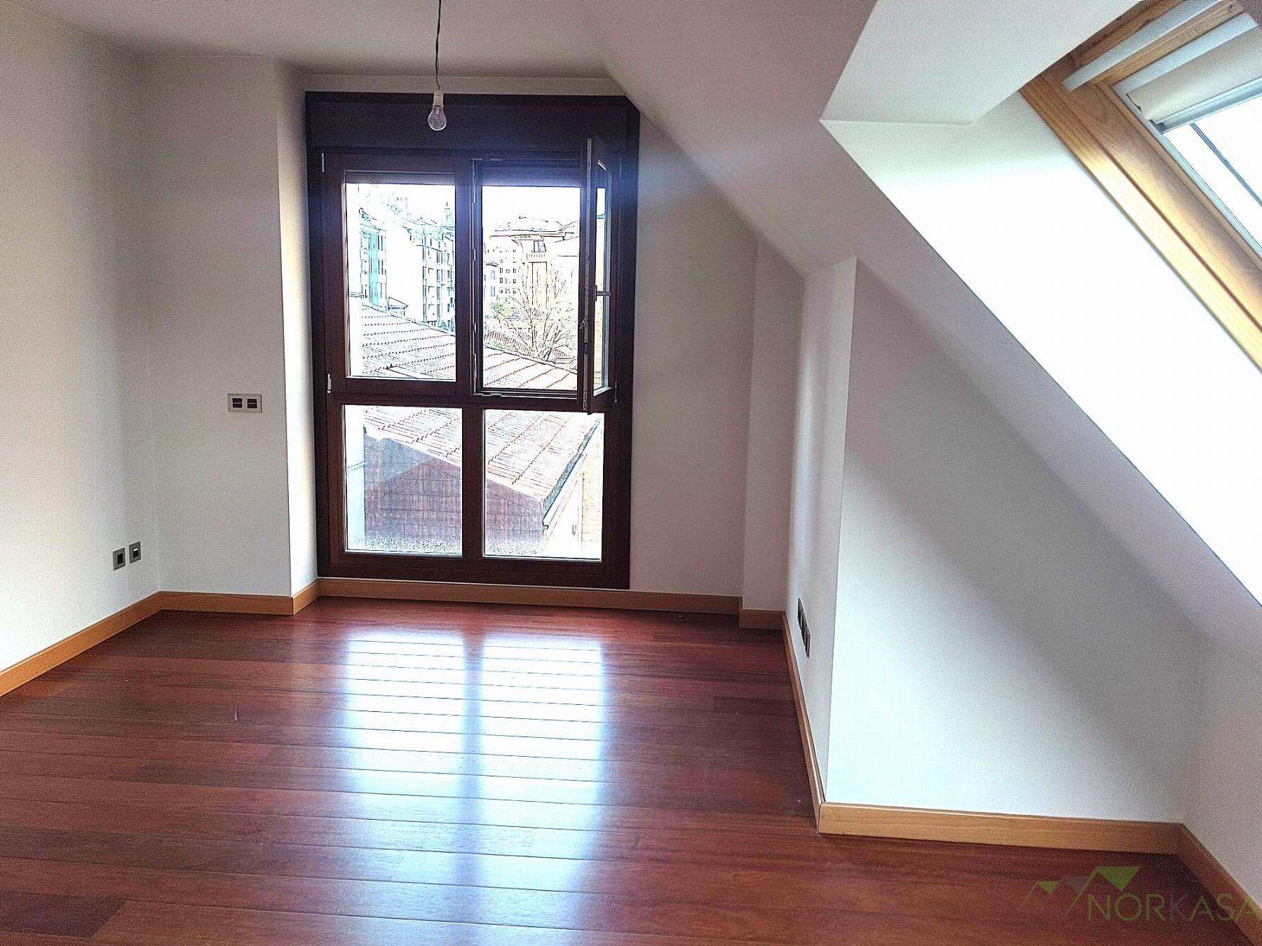 For sale of apartment in Oviedo
