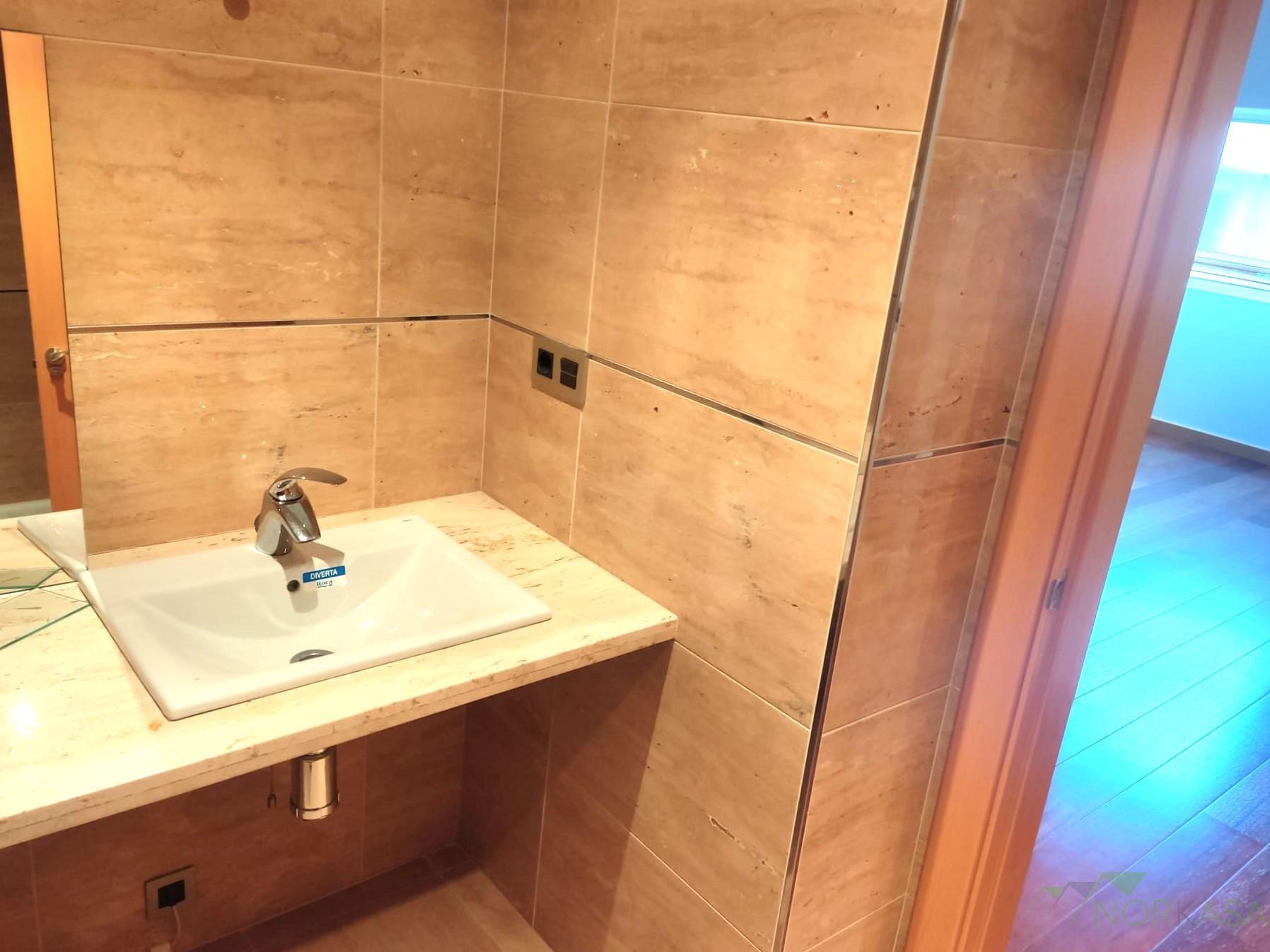 For sale of apartment in Oviedo