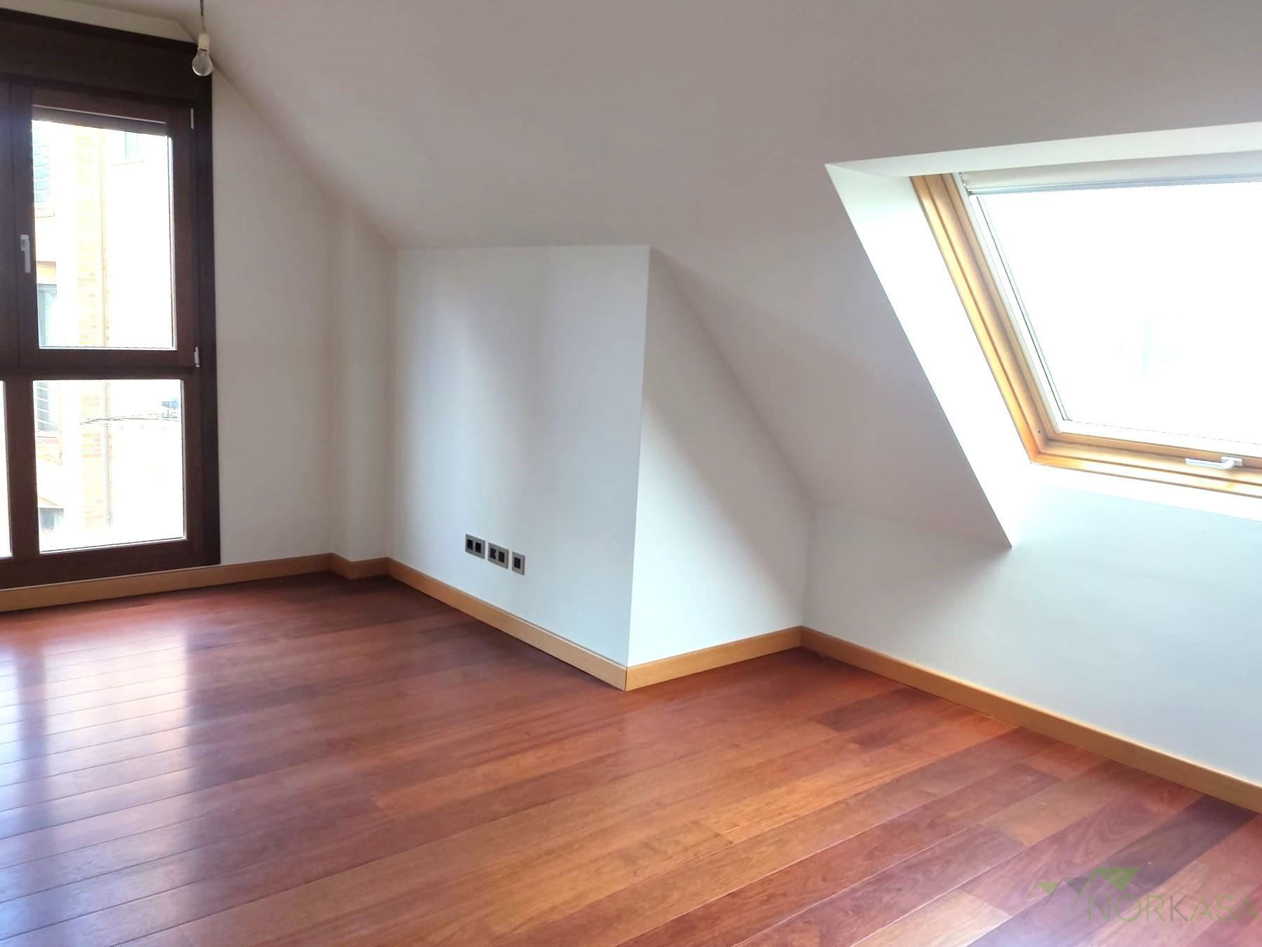 For sale of apartment in Oviedo
