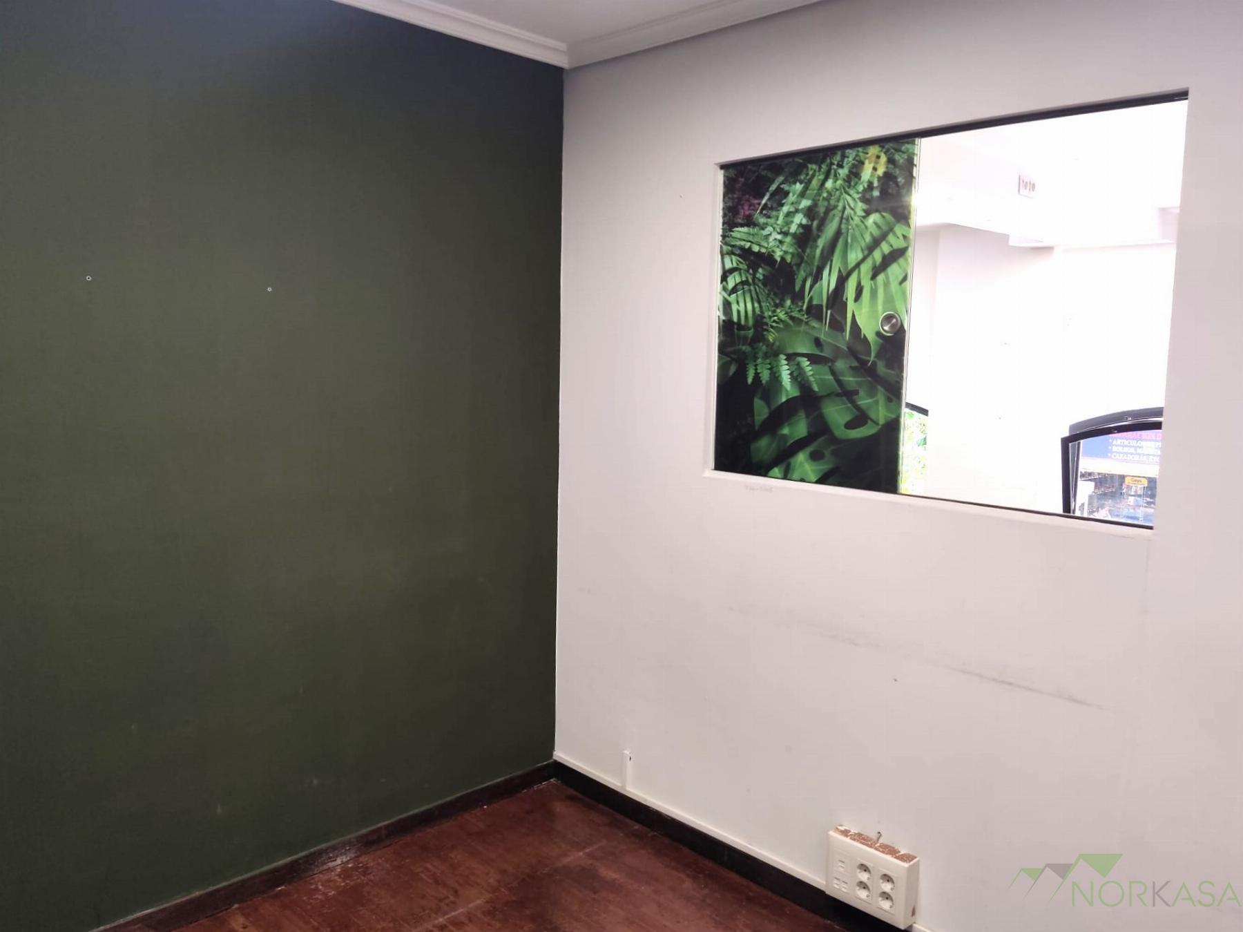 For rent of commercial in Oviedo