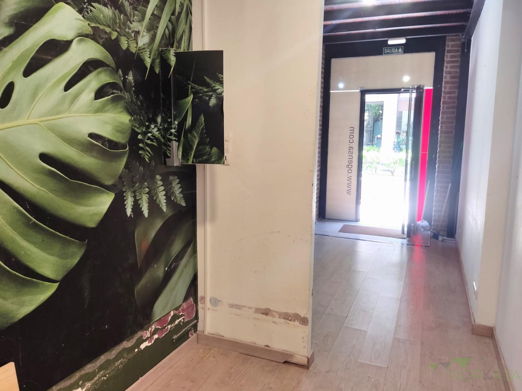 For rent of commercial in Oviedo